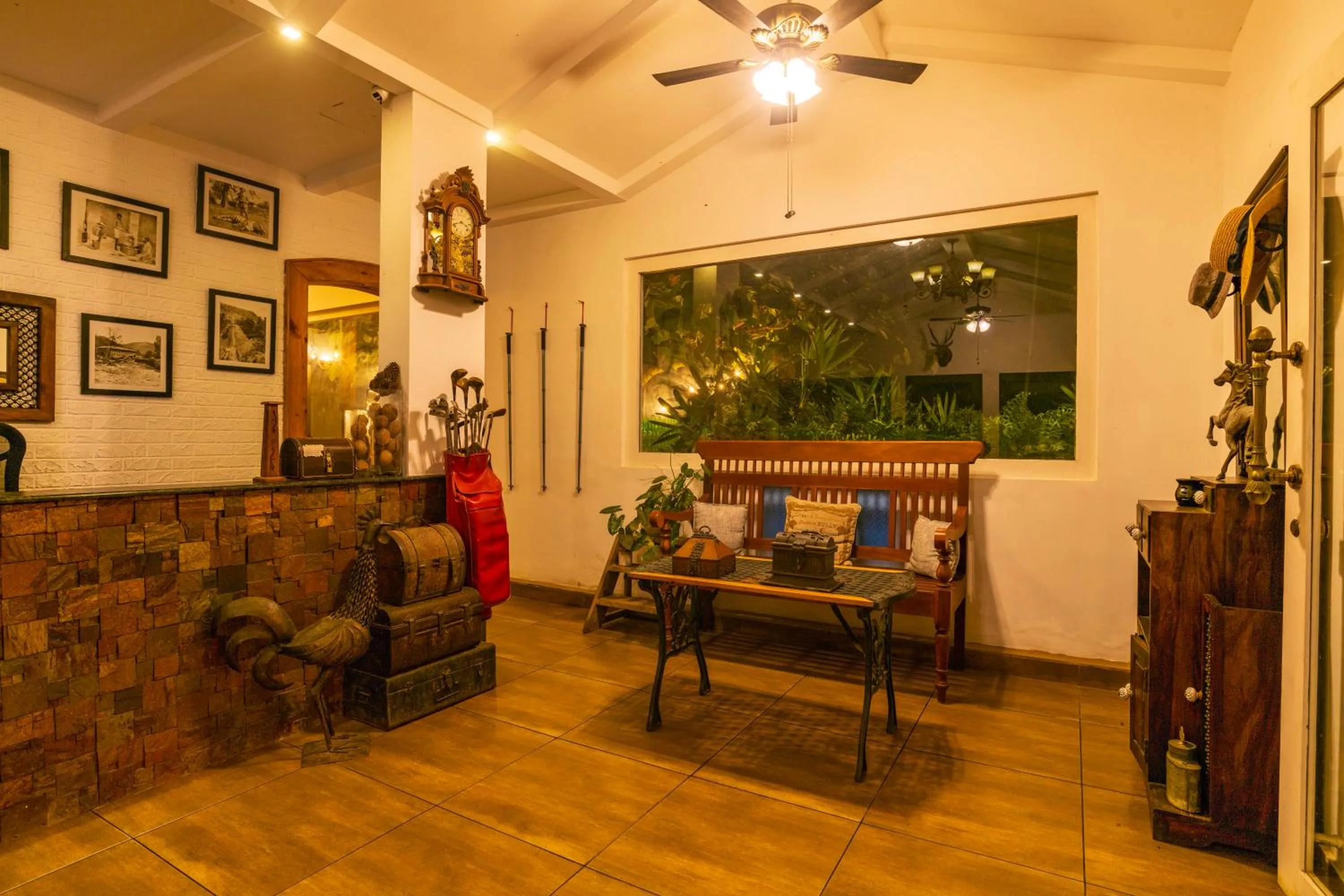 Living room in Tea Harvester