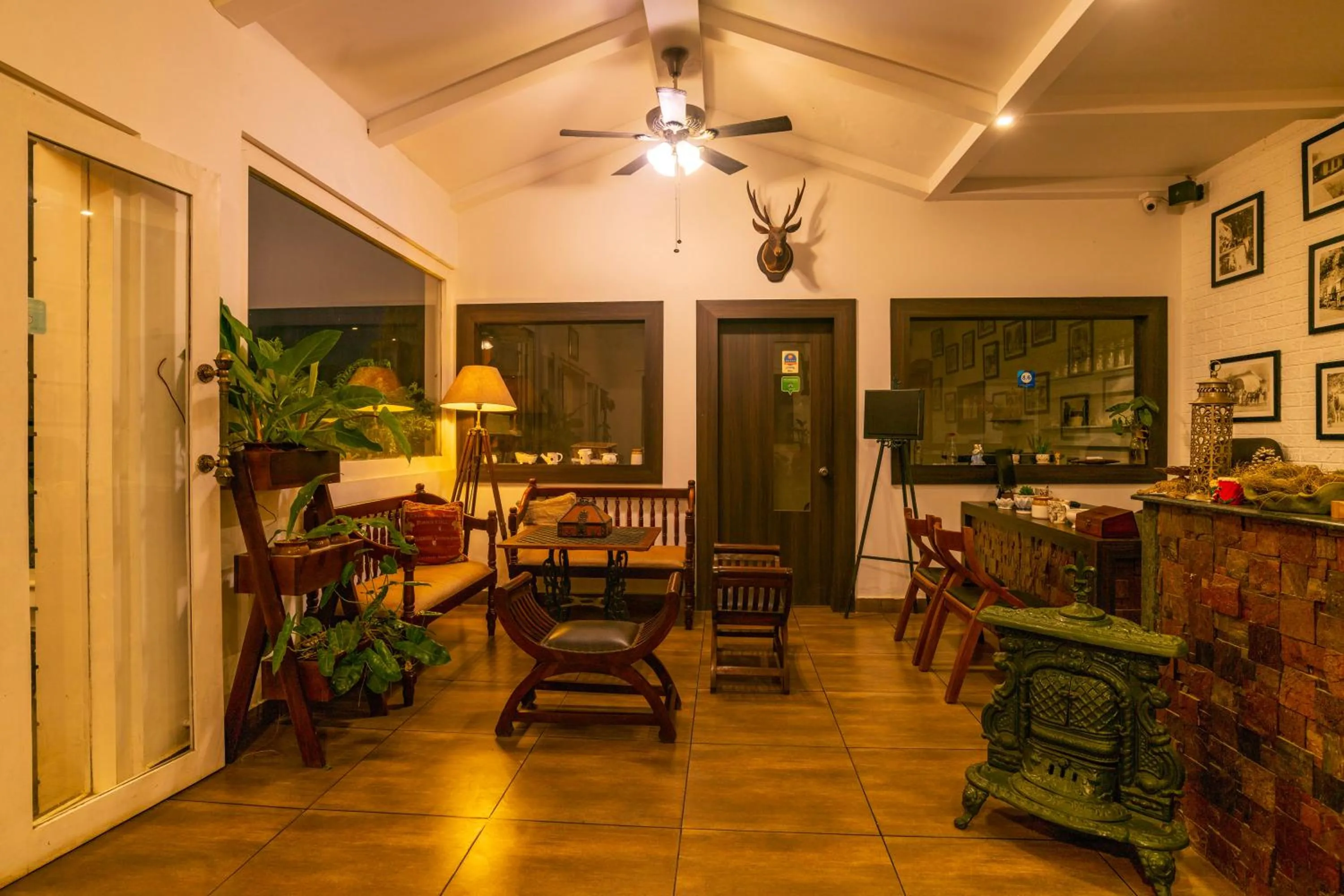 Living room in Tea Harvester