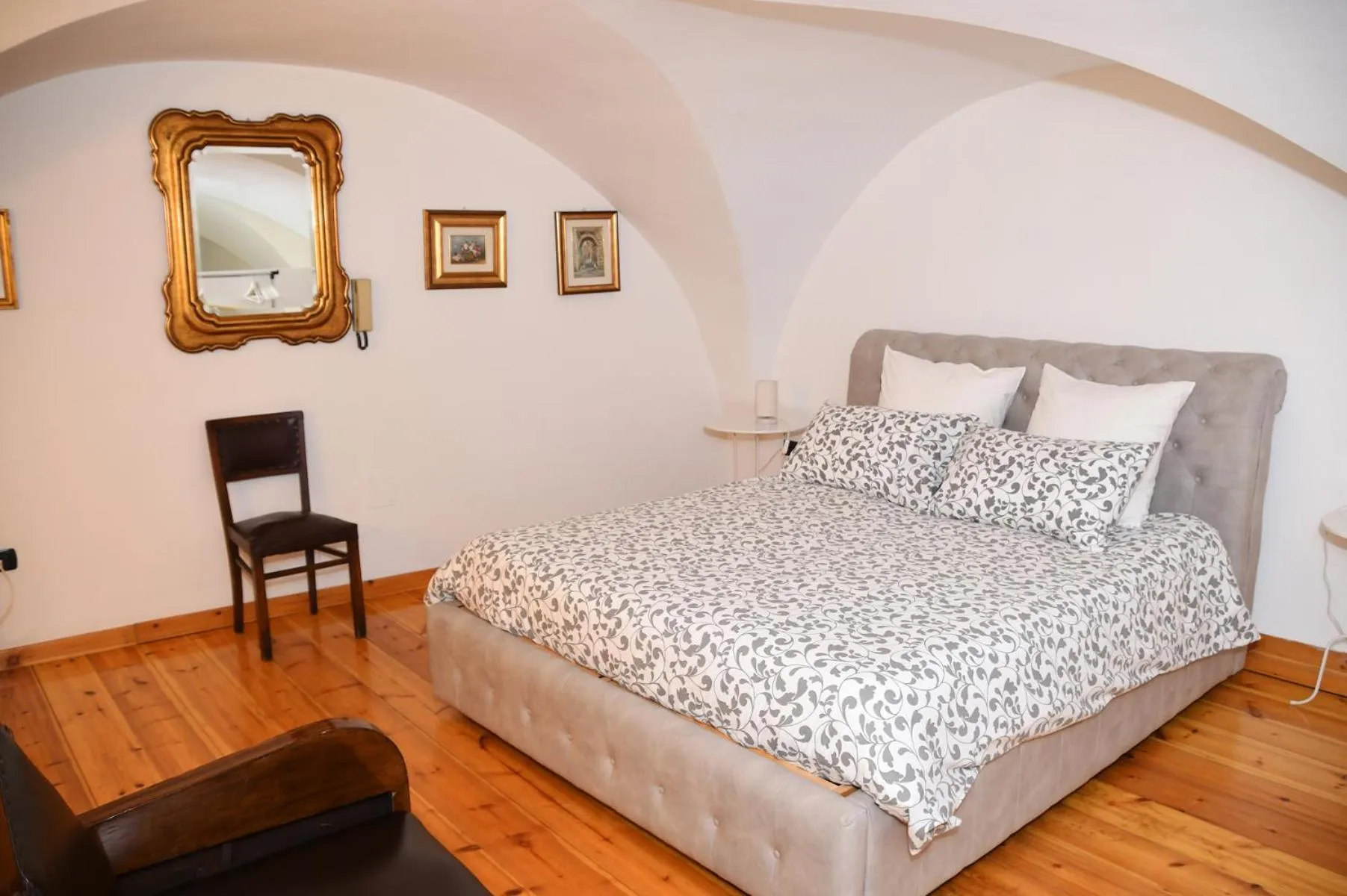 Bed in Il Frantoio 1937