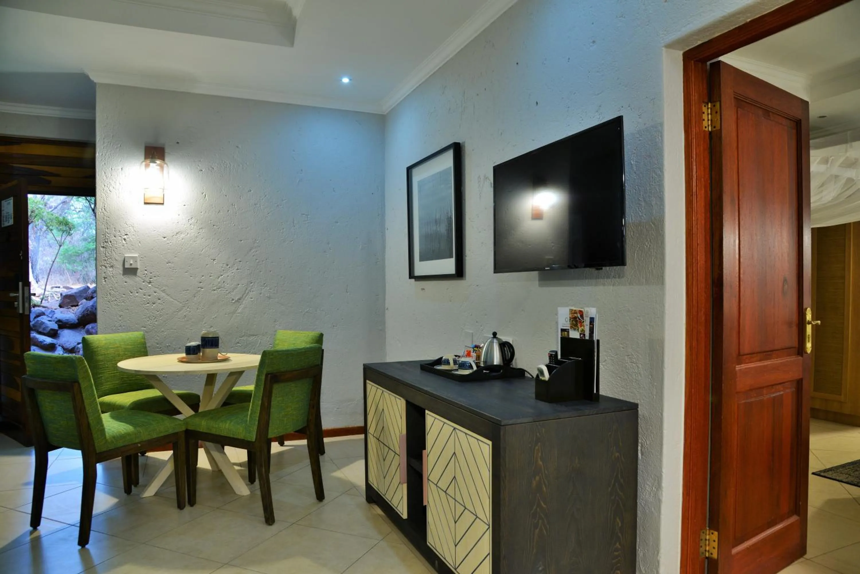 Coffee/tea facilities in Cresta Mowana Safari Resort & Spa