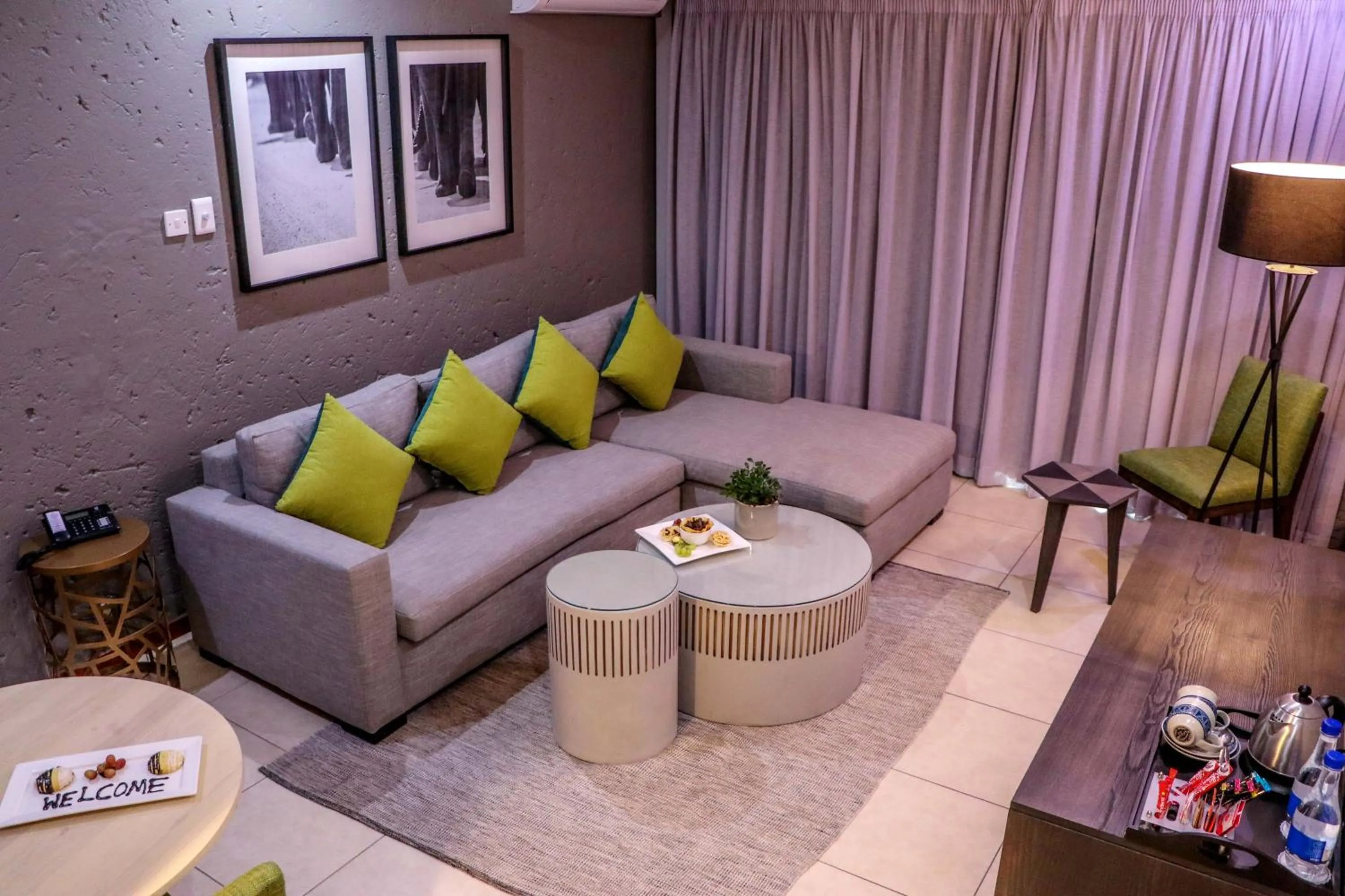 Living room in Cresta Mowana Safari Resort & Spa