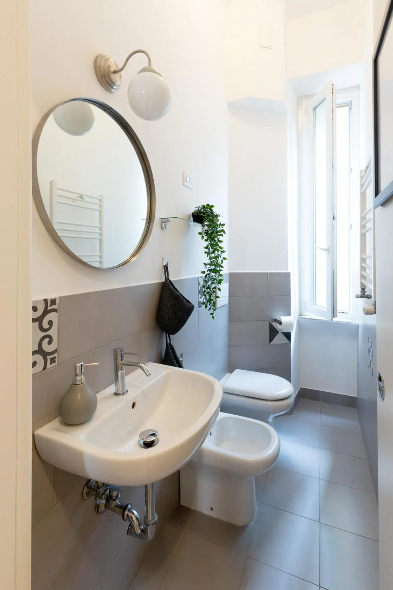 Shower in A+ Bed and Breakfast