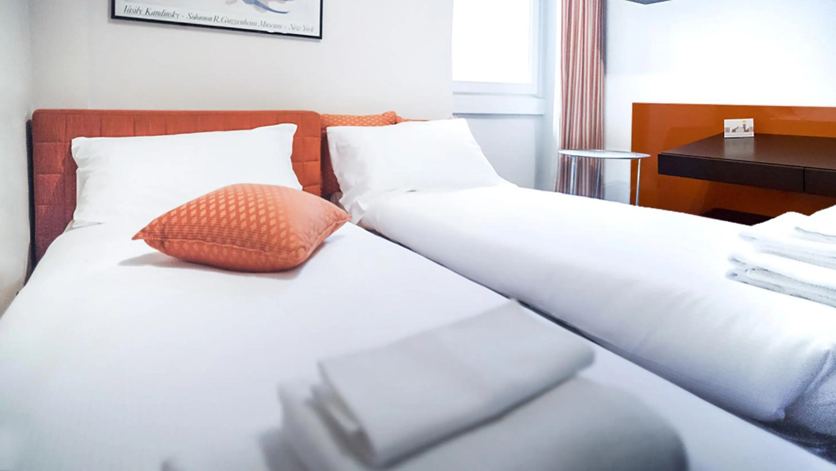 Bed in Italianway - Cristoforo Colombo 1