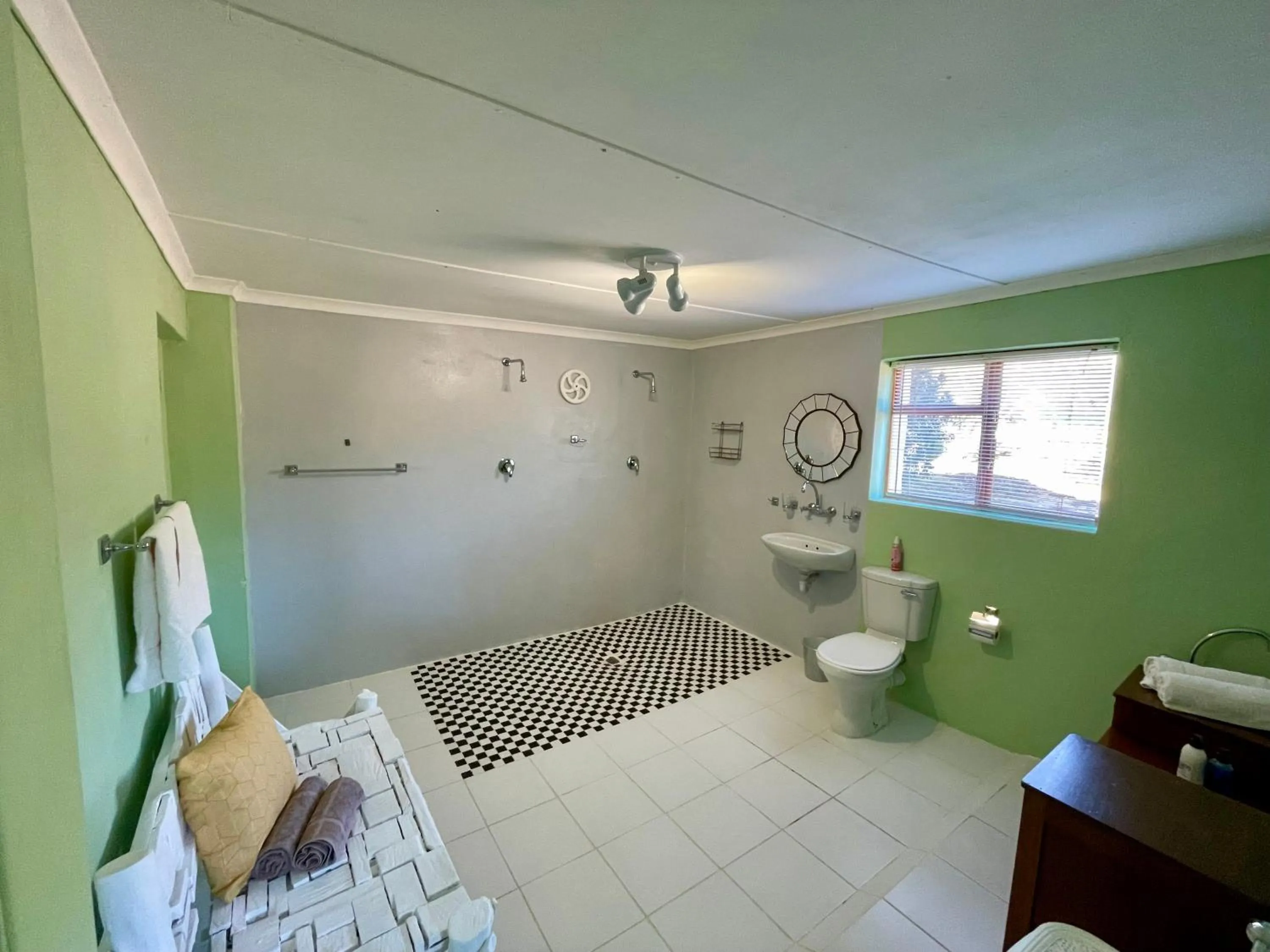 Bathroom in Blue Cow Barn - Boutique Farm