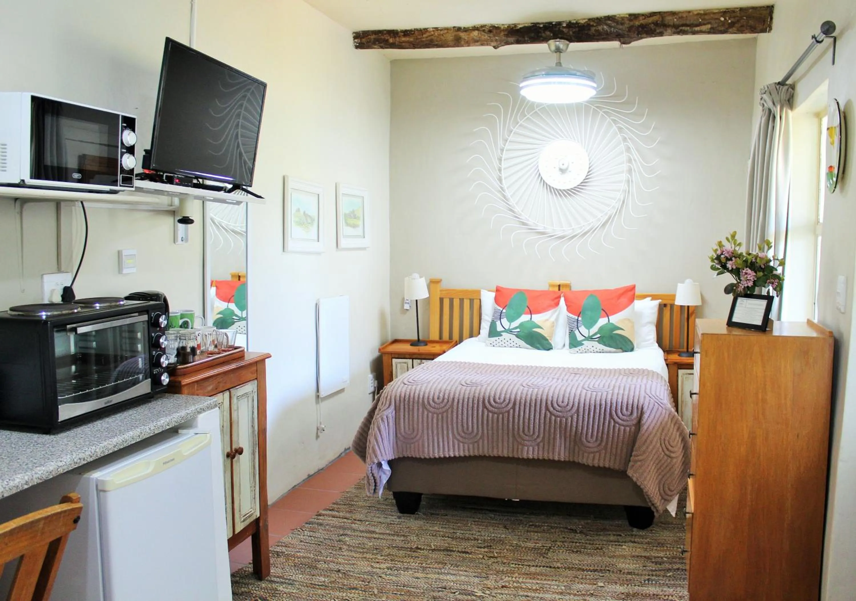 Bedroom, Bed in Blue Cow Barn - Boutique Farm