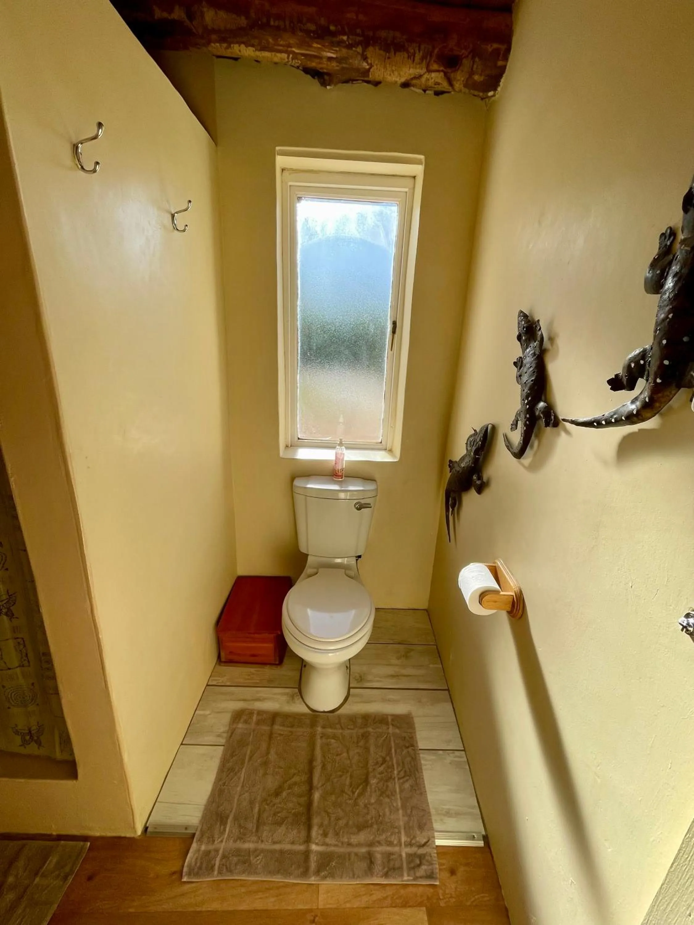 Bathroom in Blue Cow Barn - Boutique Farm