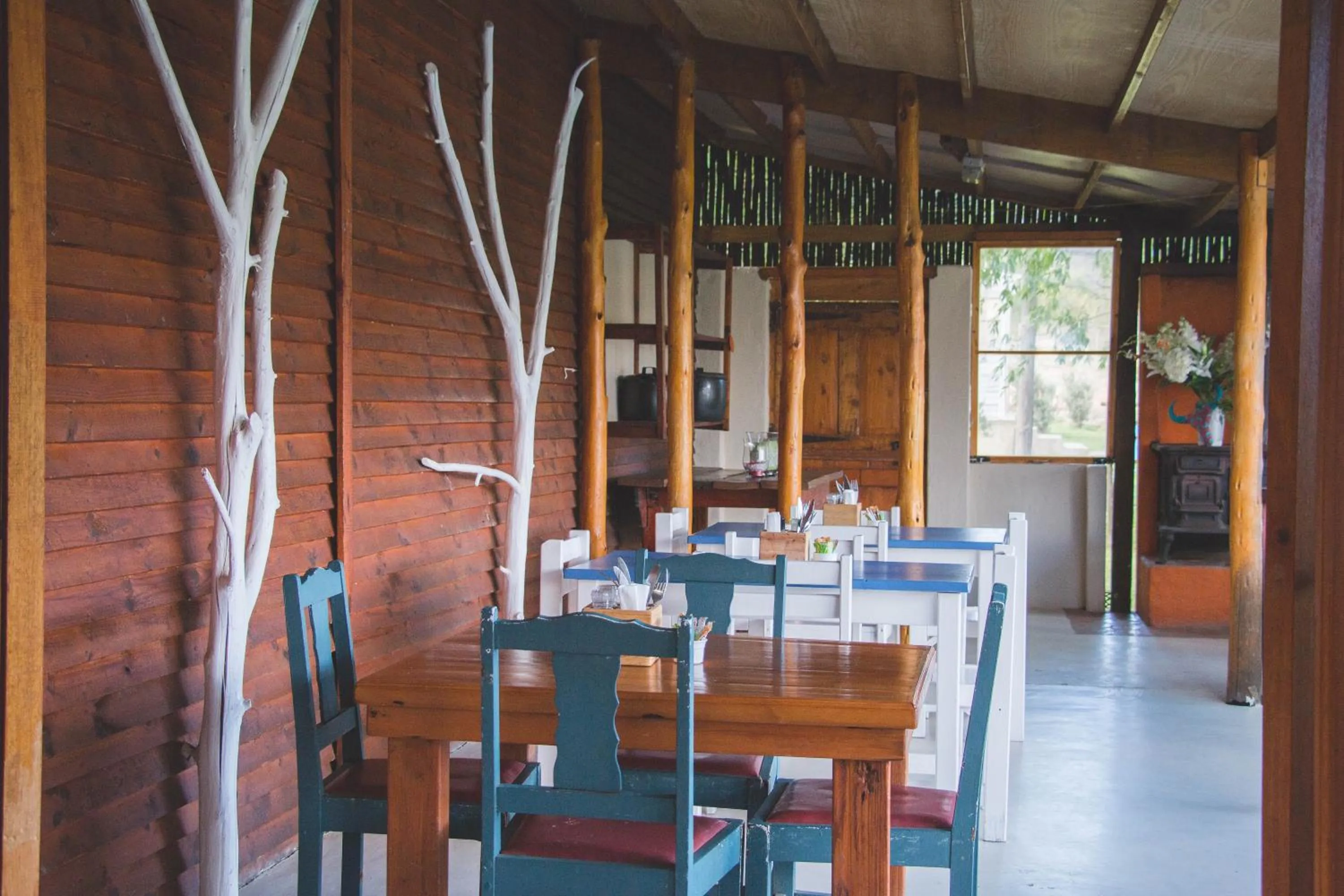 Dining area in Blue Cow Barn - Boutique Farm