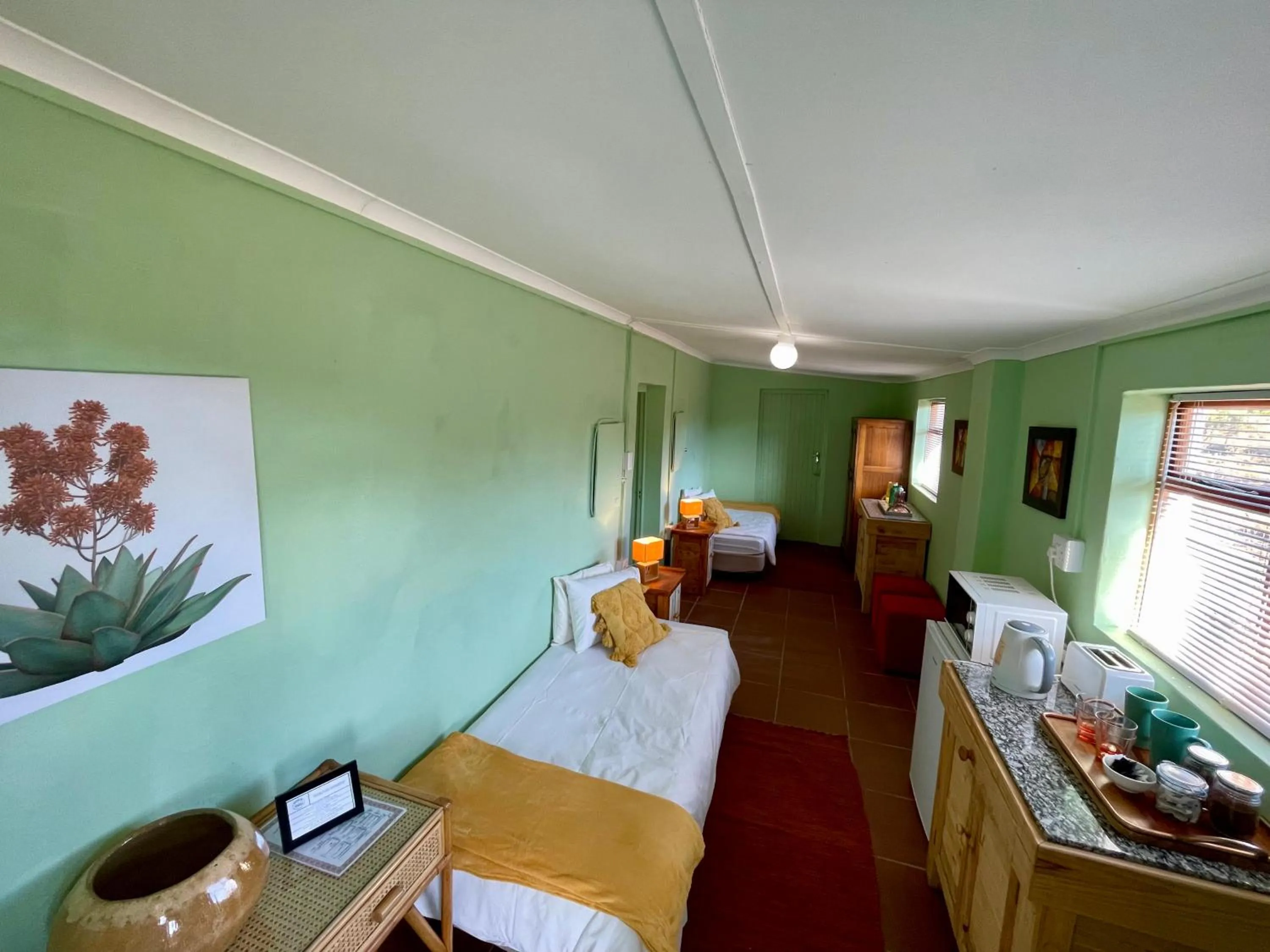 Photo of the whole room, Bed in Blue Cow Barn - Boutique Farm