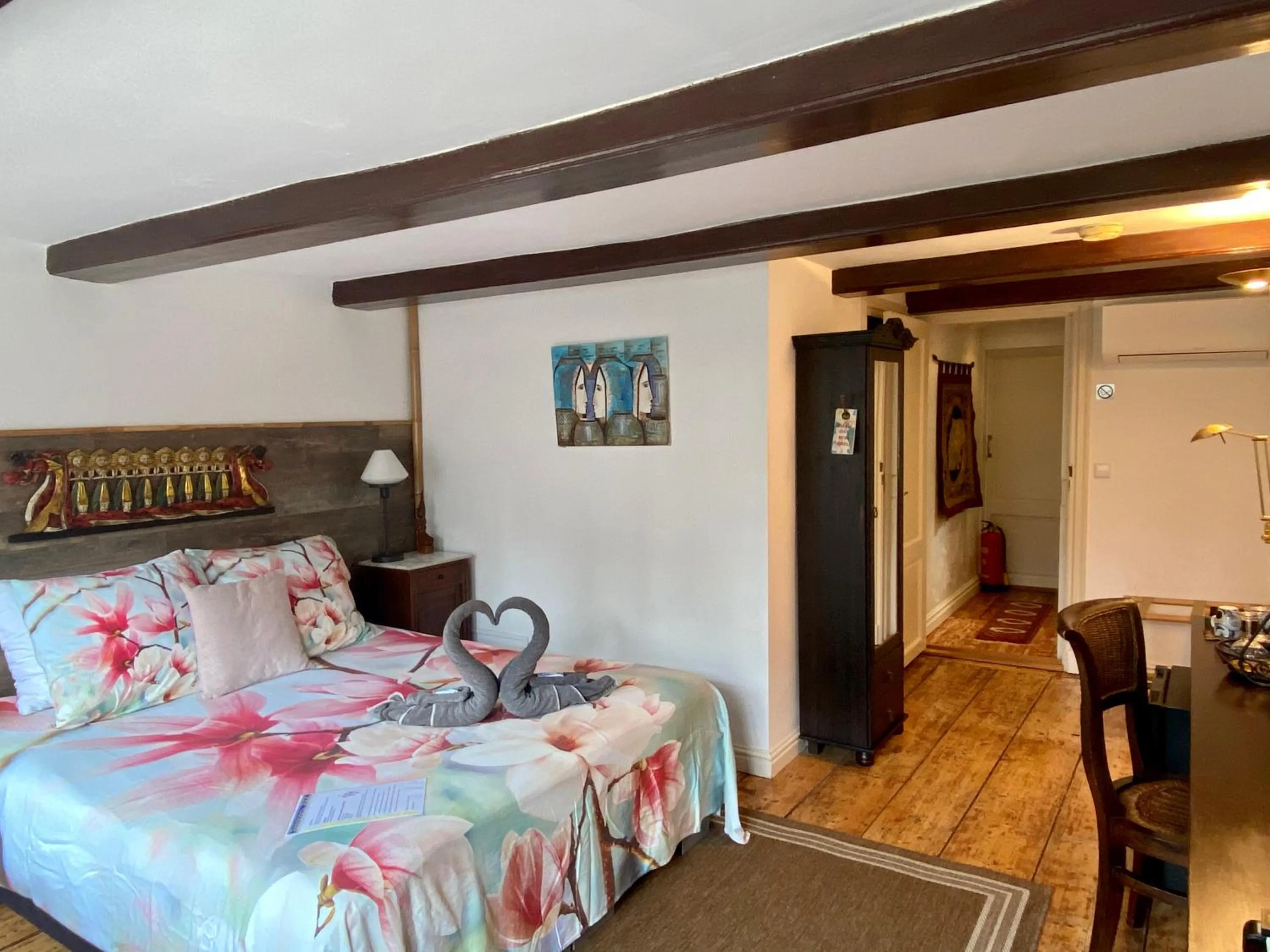 Bed in Amsterdam Barangay