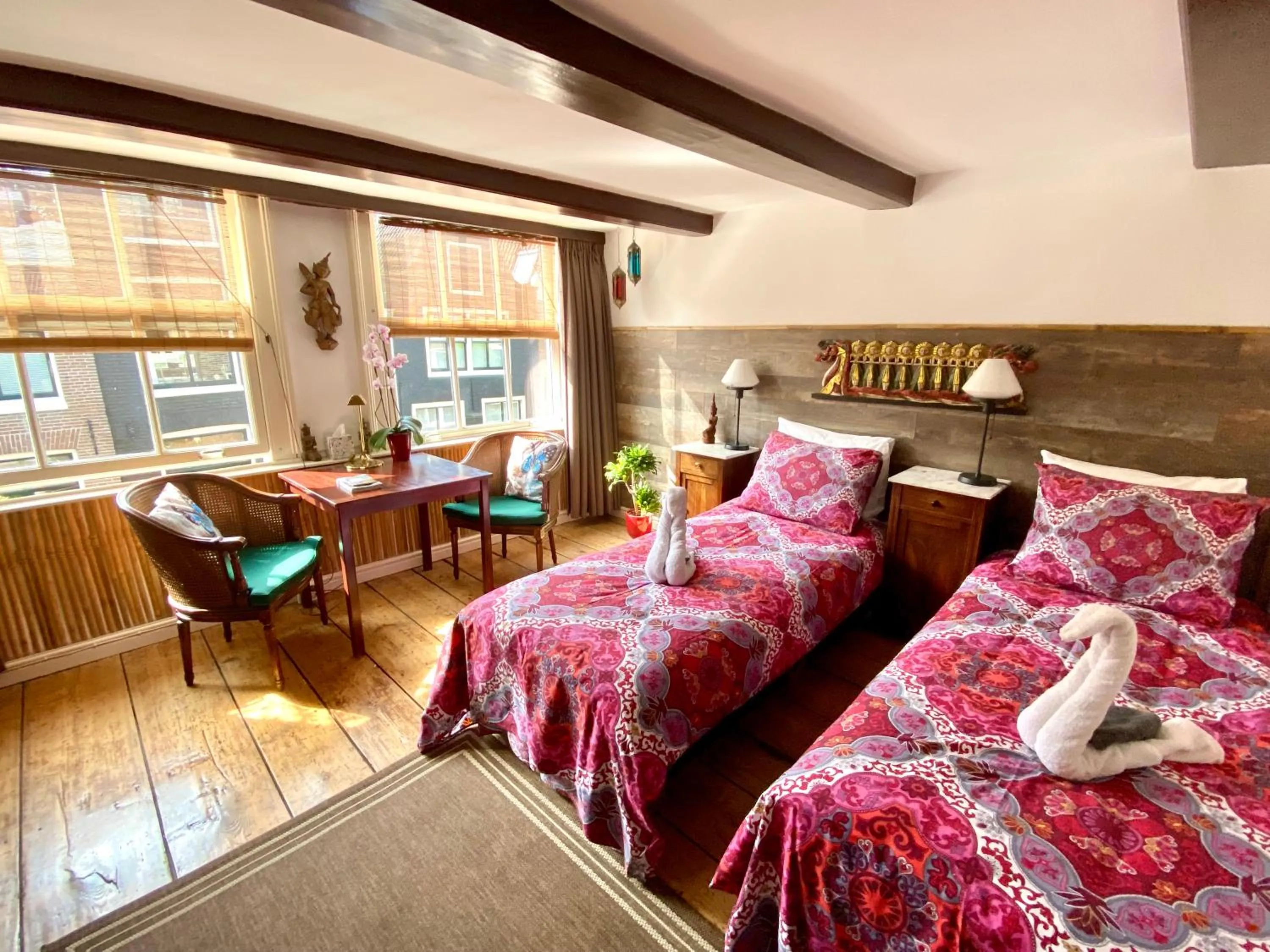 Bed in Amsterdam Barangay