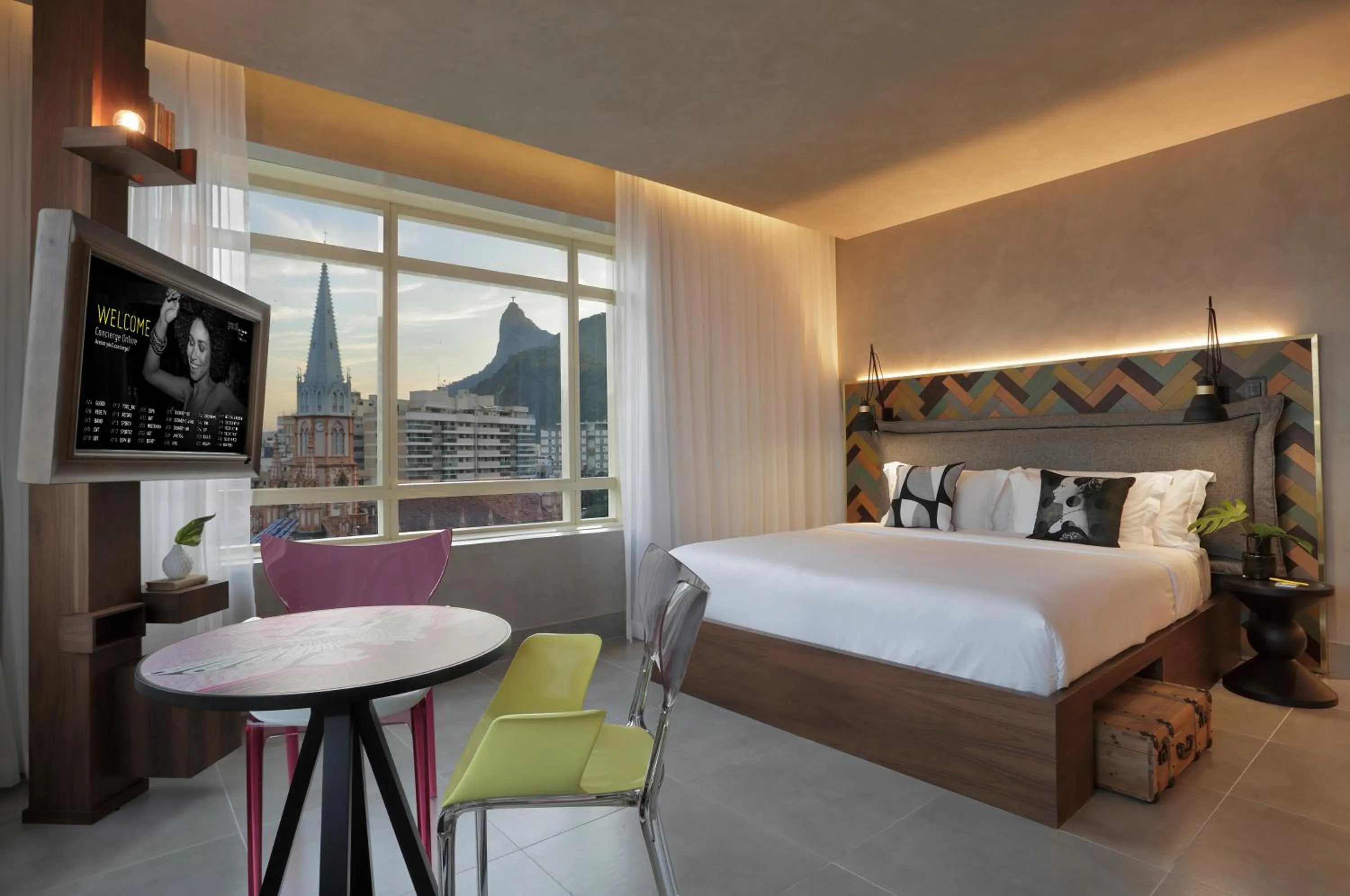Photo of the whole room, Bed in Yoo2 Rio de Janeiro, Tapestry Collection by Hilton