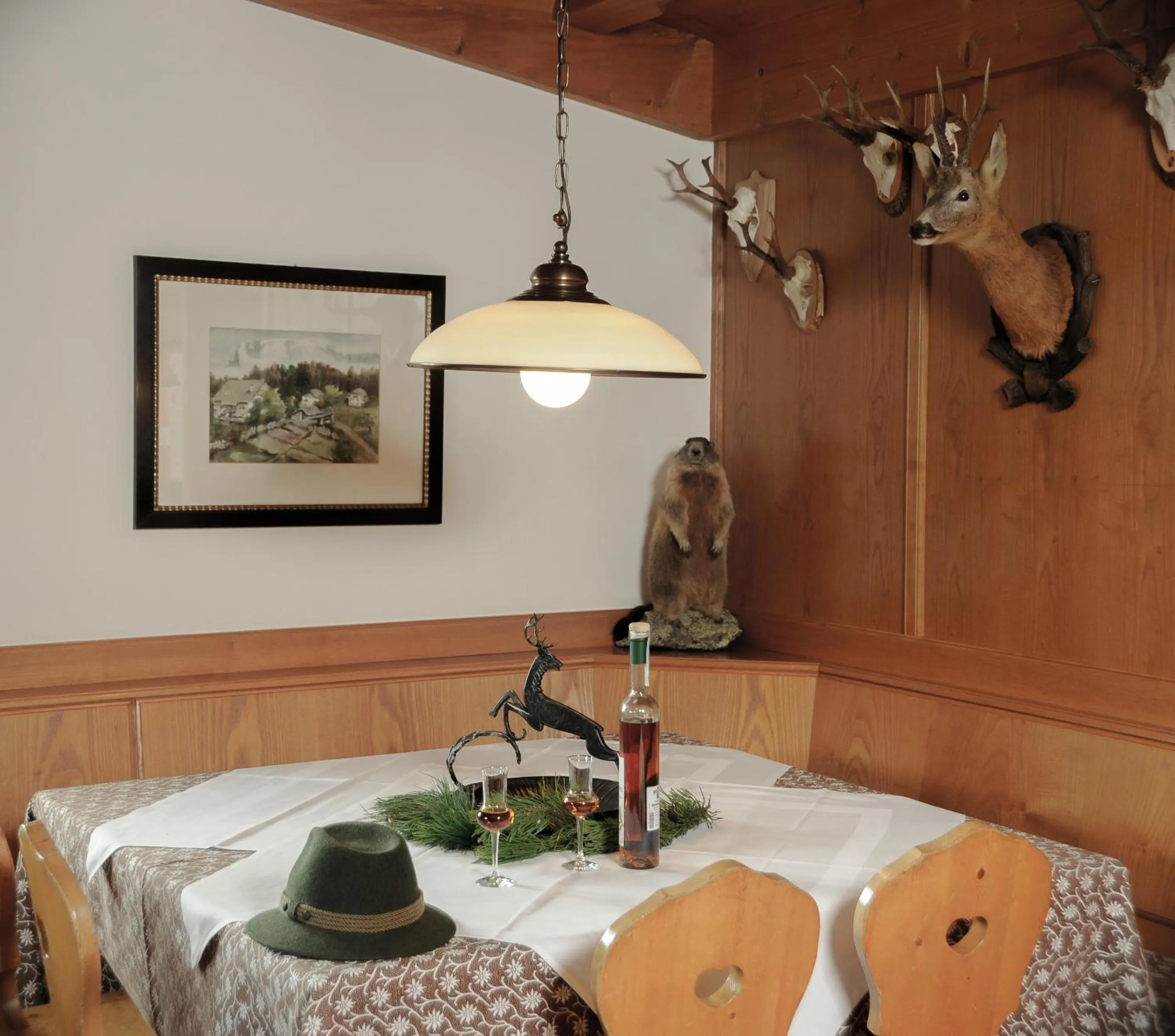 Restaurant/places to eat, Bed in Berghotel zum Zirm