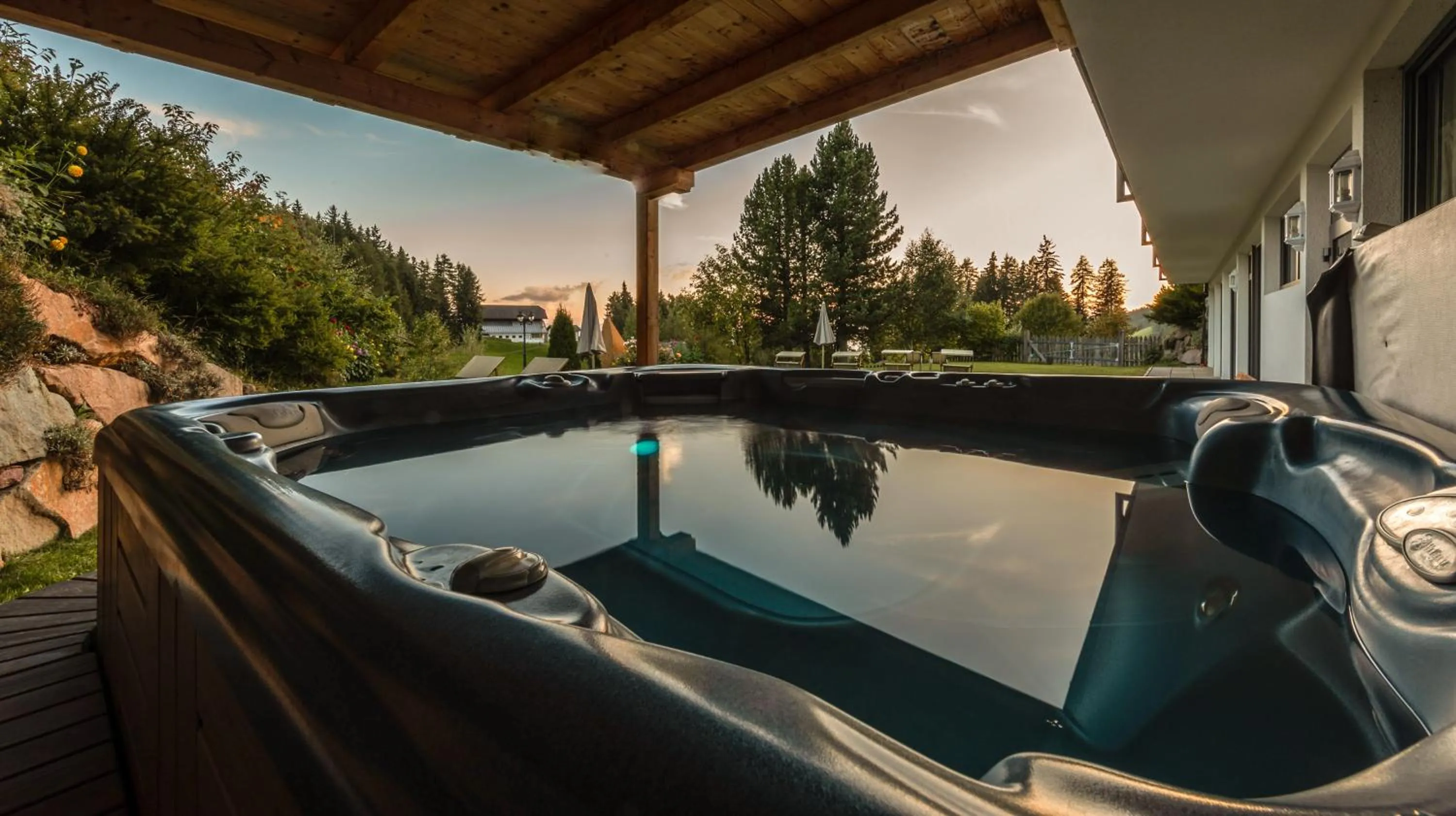 Garden in Berghotel zum Zirm