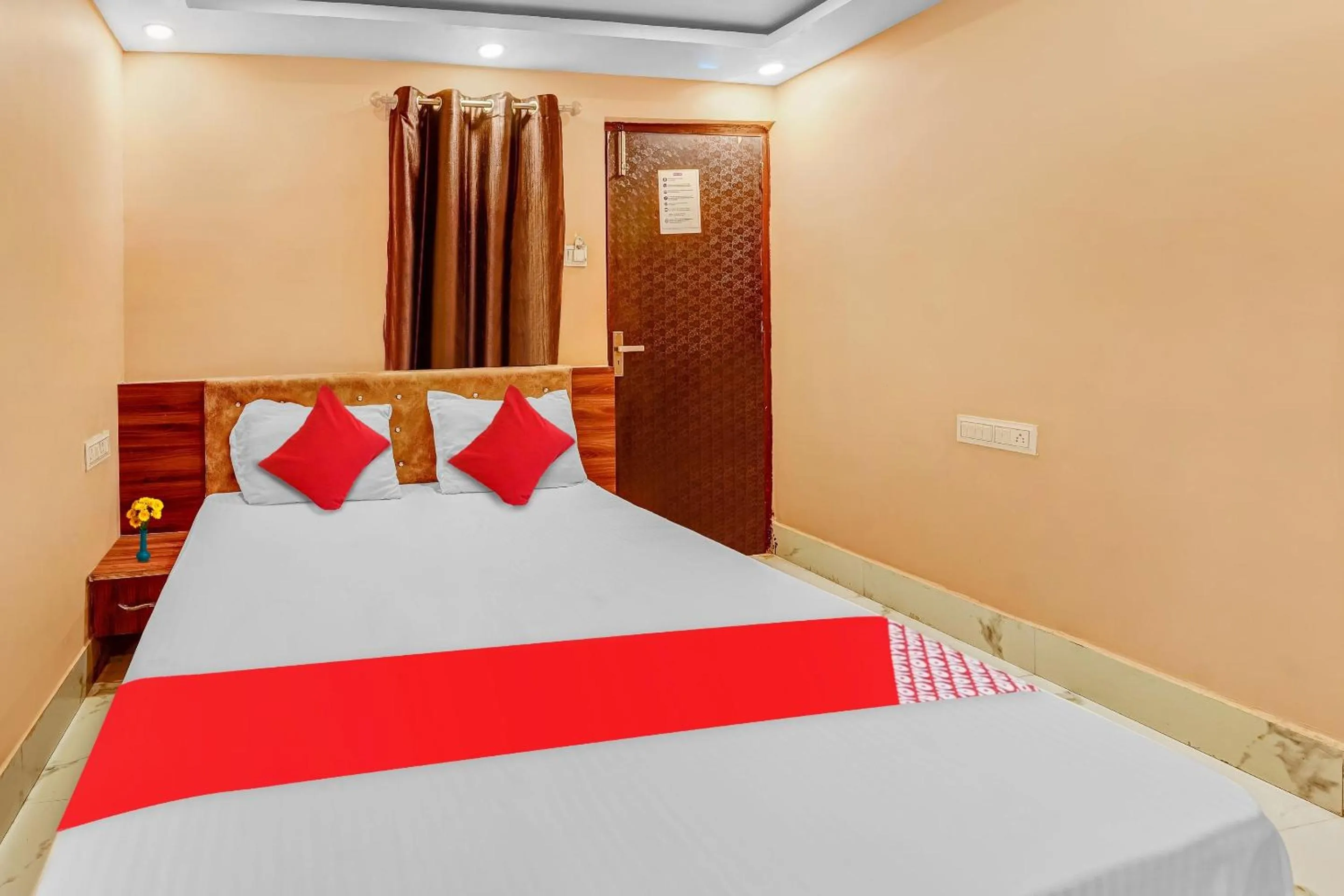 Bed in SPOT ON Hotel Rk Residency Near MGBS Bus station