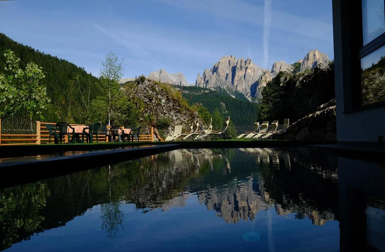 Swimming pool in Vidor Resort