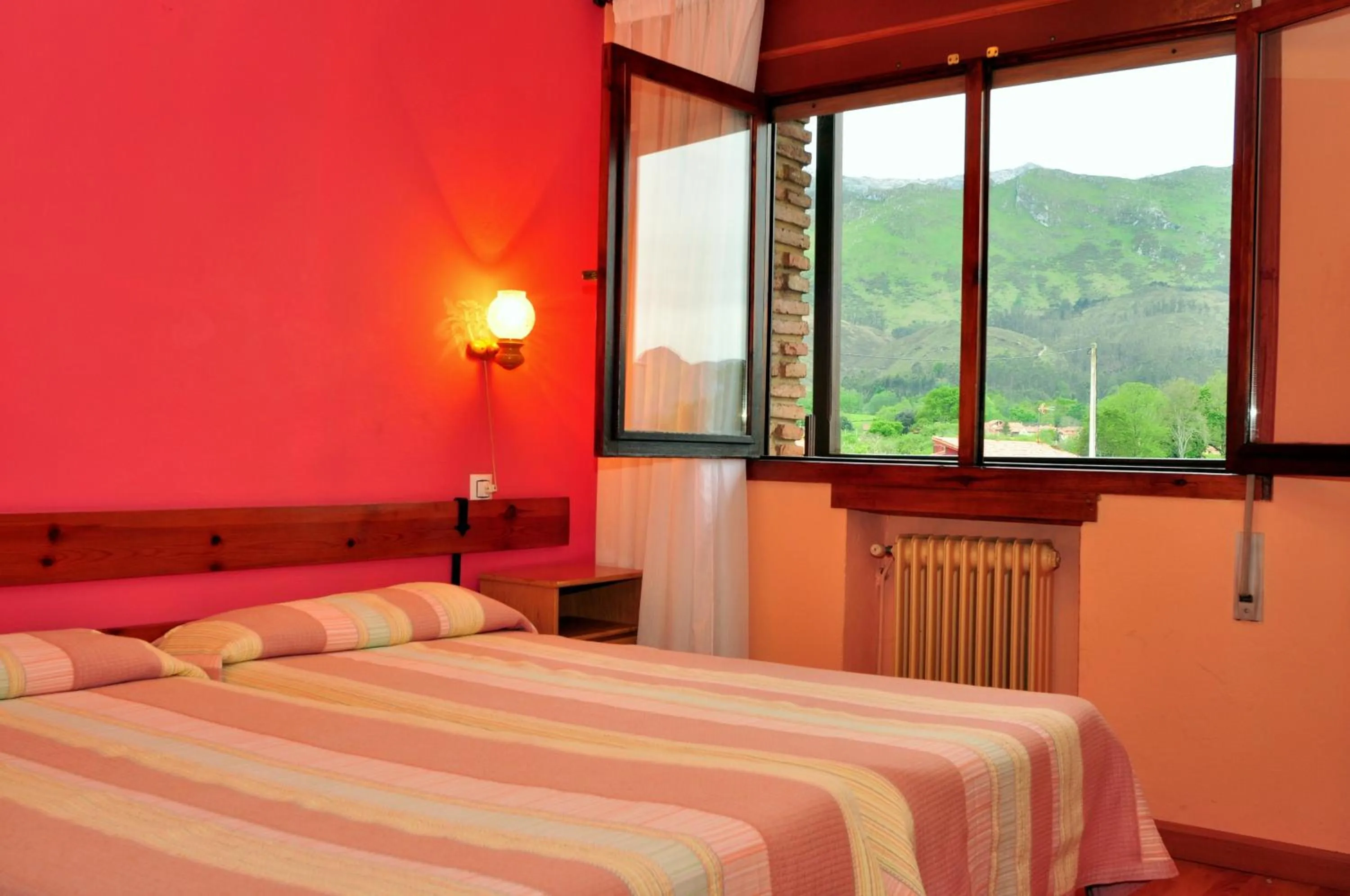 Day, Bed in Hostal Europa