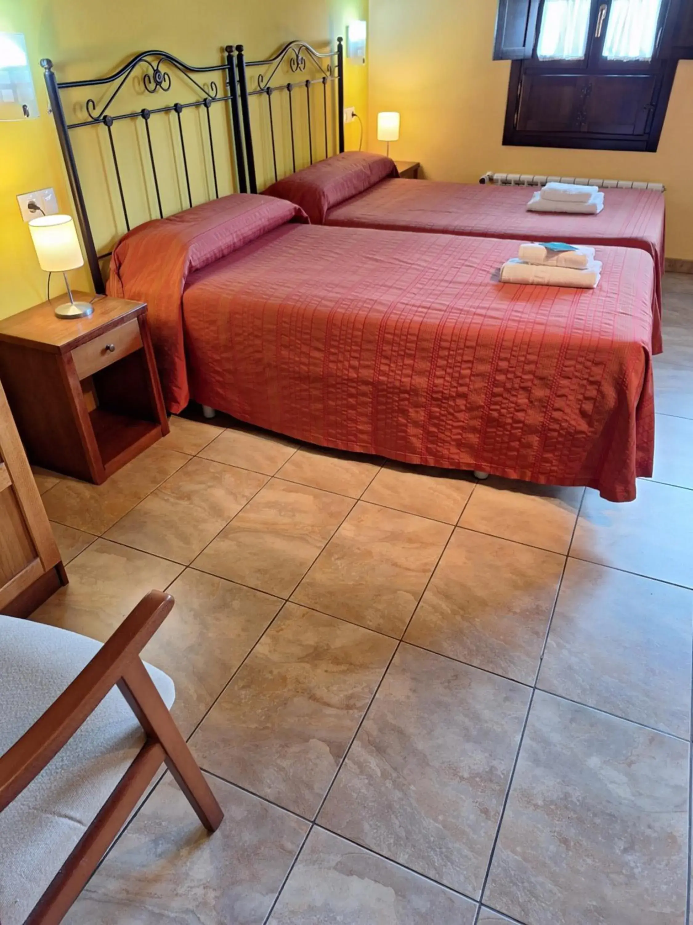 Superior Triple Room in Hostal Europa Superior Triple Room in Hostal Europa