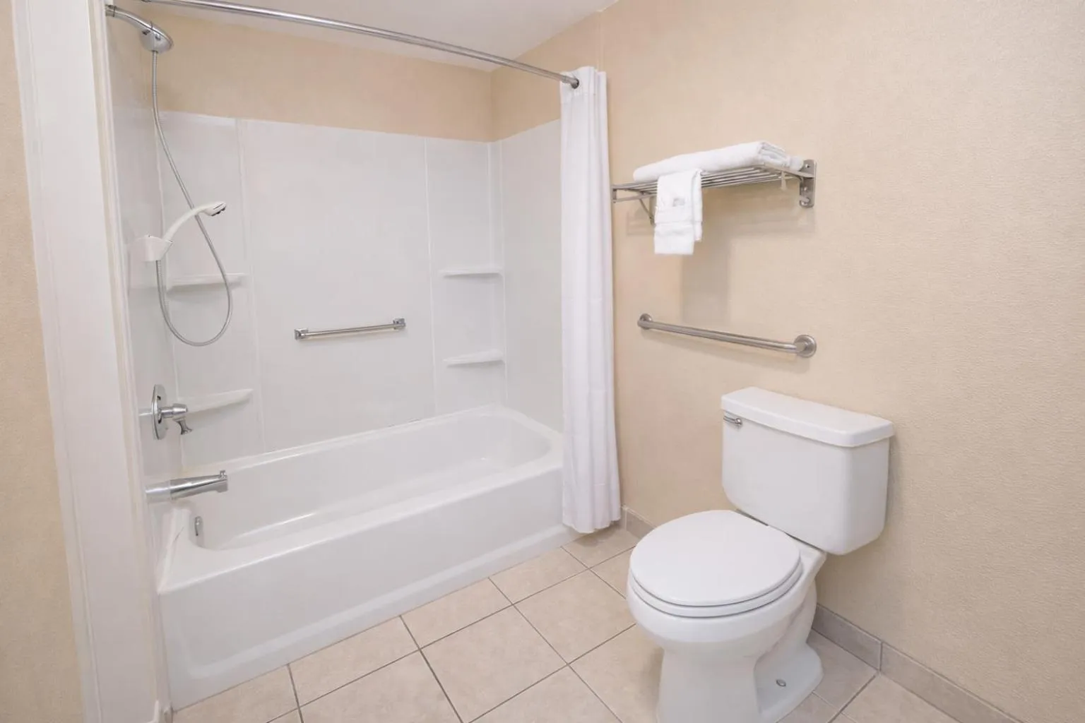 Shower in Knights Inn Gallup at 3208 W Hwy 66