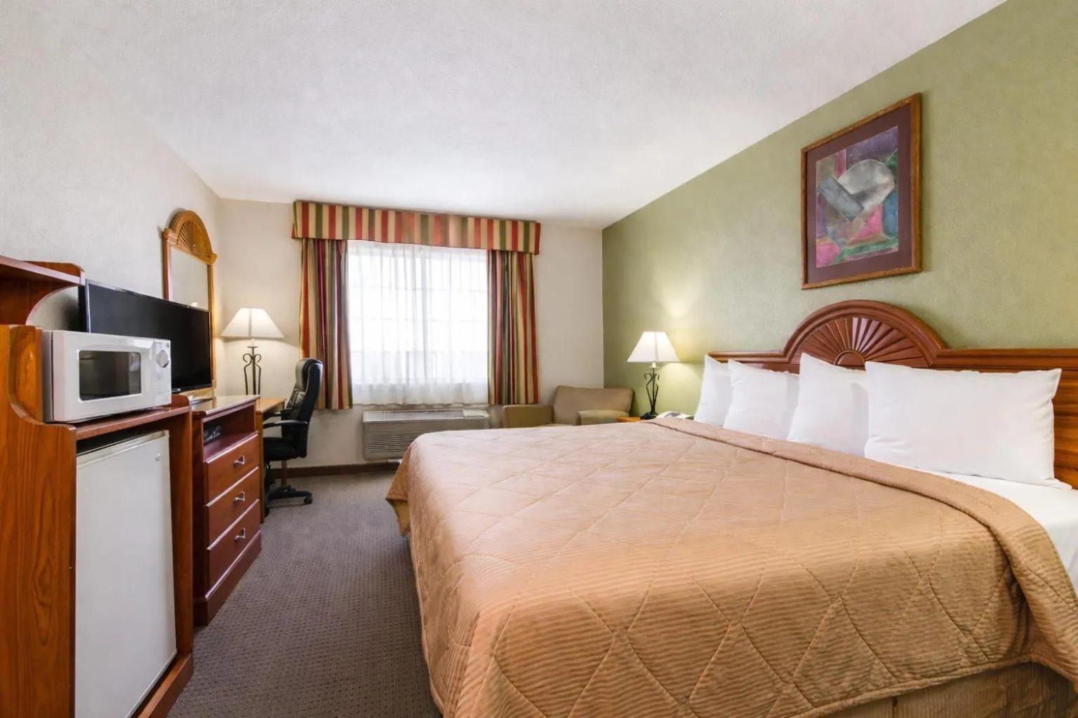 Bed in Knights Inn Gallup at 3208 W Hwy 66