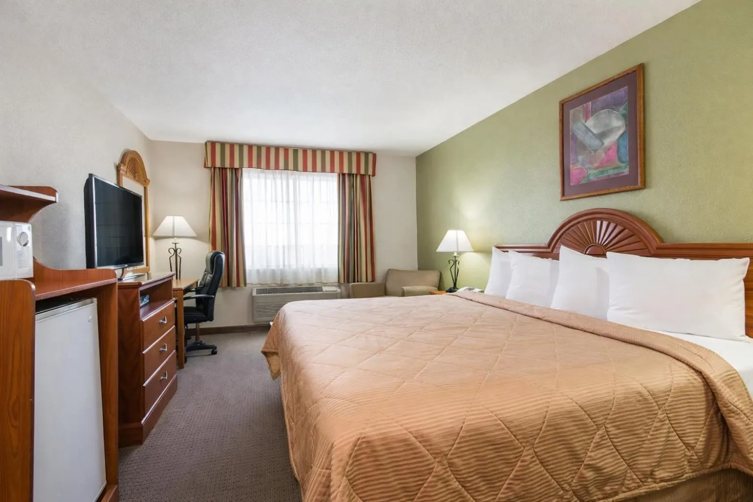 Bed in Knights Inn Gallup at 3208 W Hwy 66