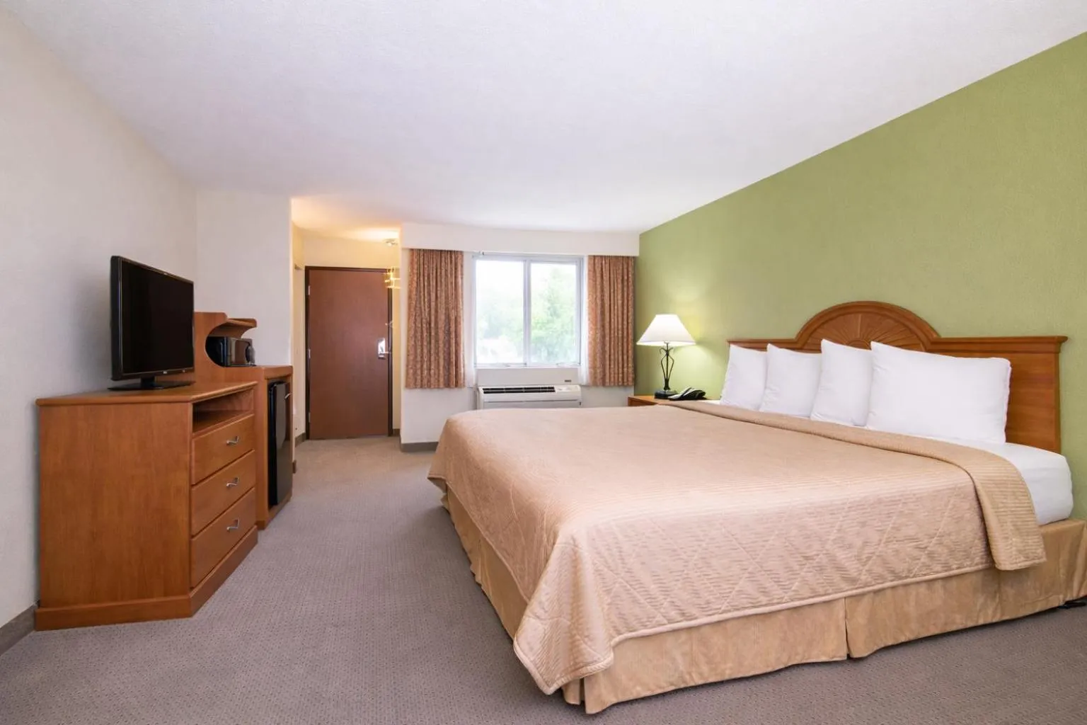 Bed in Knights Inn Gallup at 3208 W Hwy 66