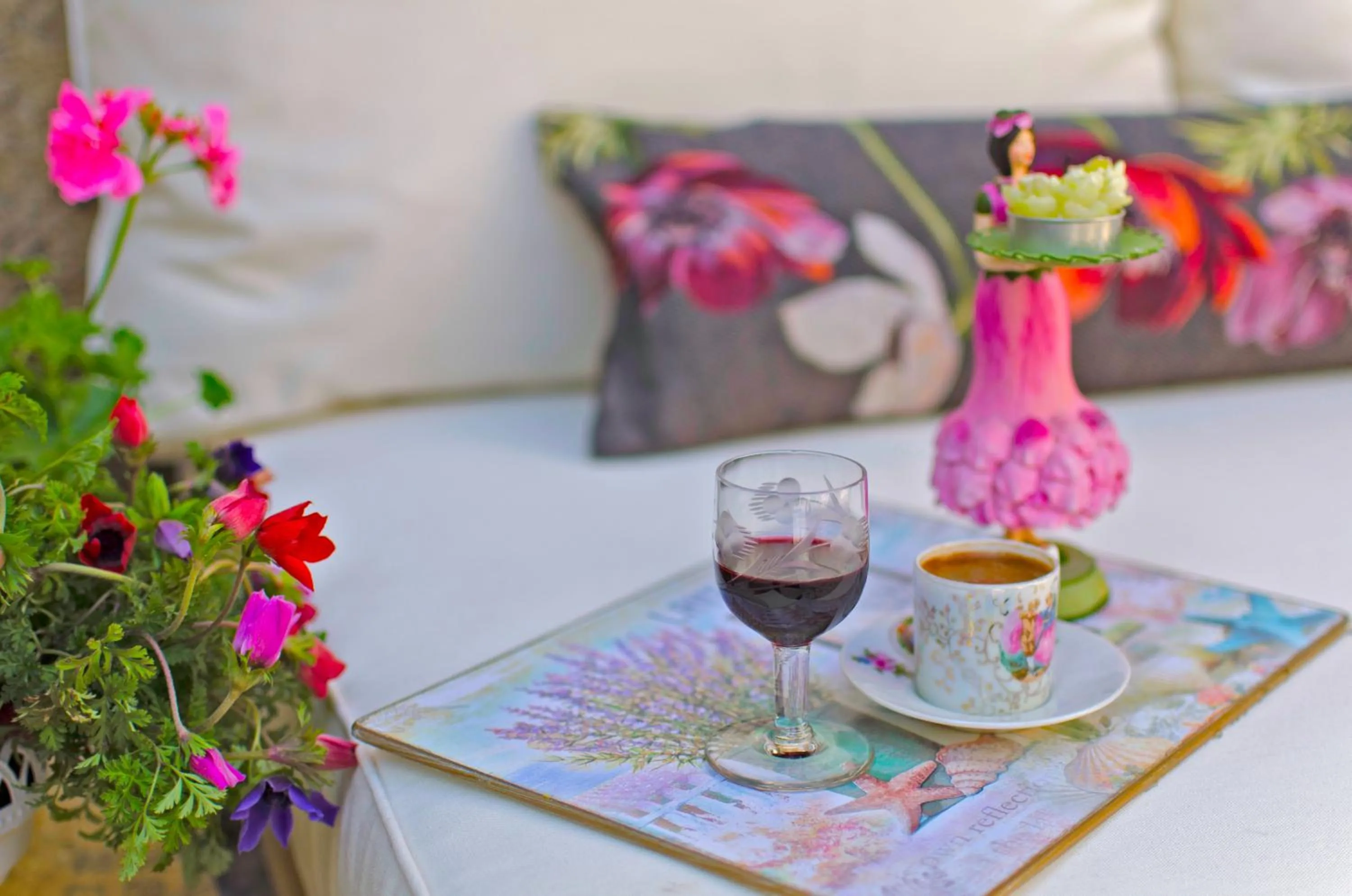 Area and facilities in Lilyum Alaçatı - Taş Ev