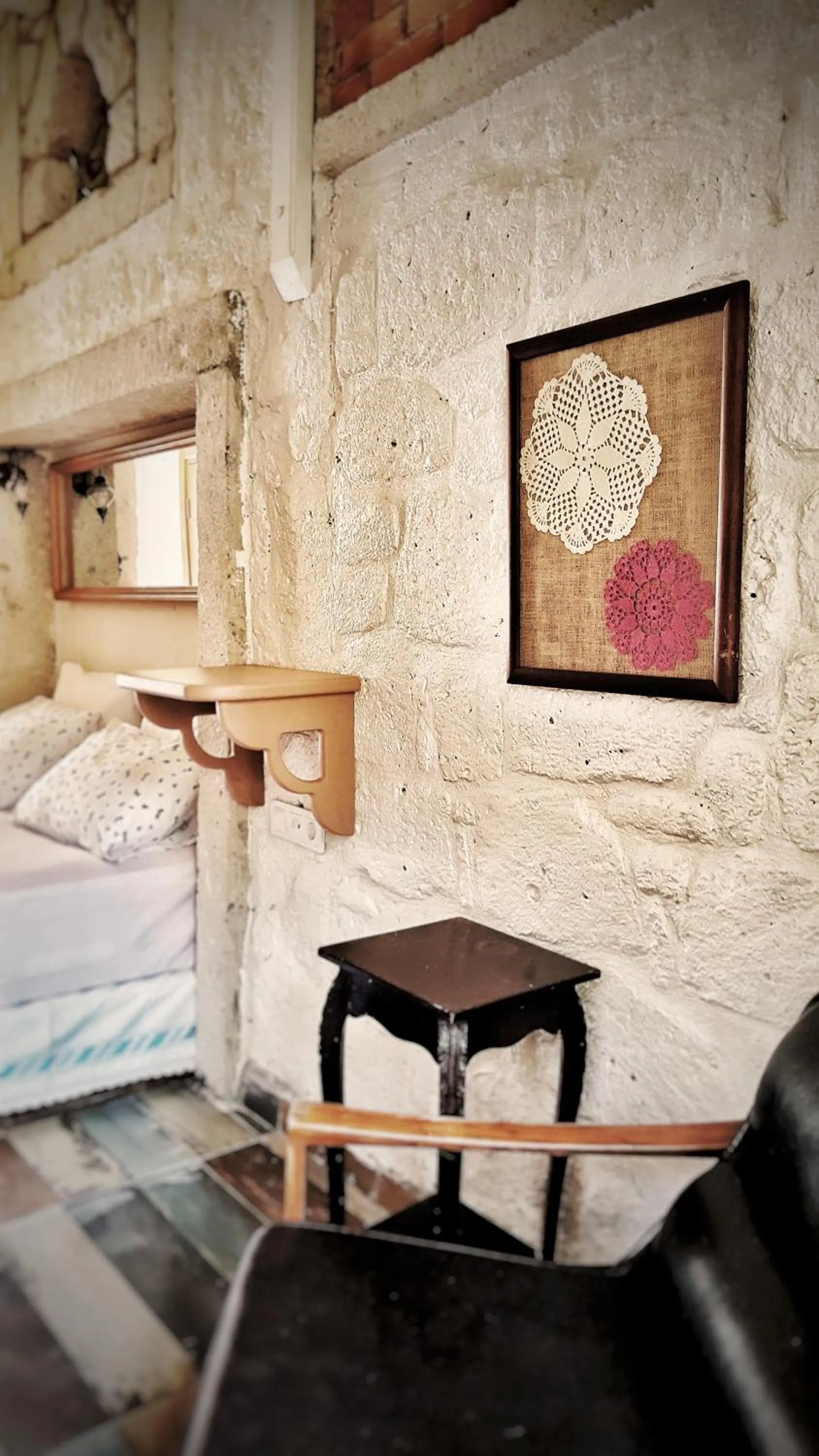 Decorative detail, Bed in Lilyum Alaçatı - Taş Ev