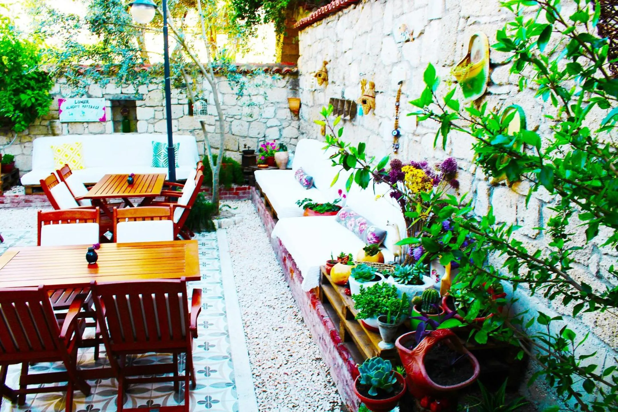 Lilyum Alaçatı - Taş Ev