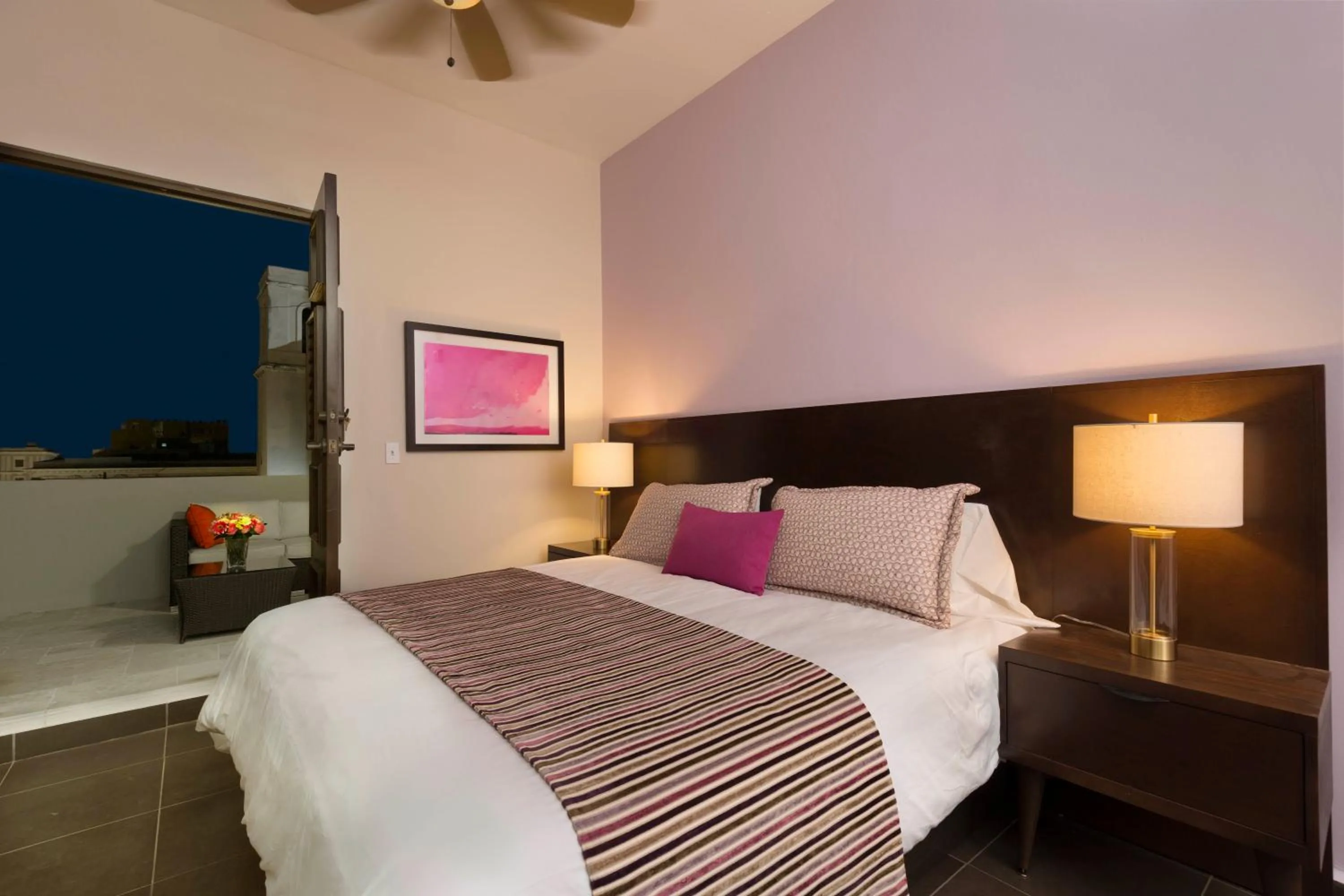 Bed in Decanter Hotel