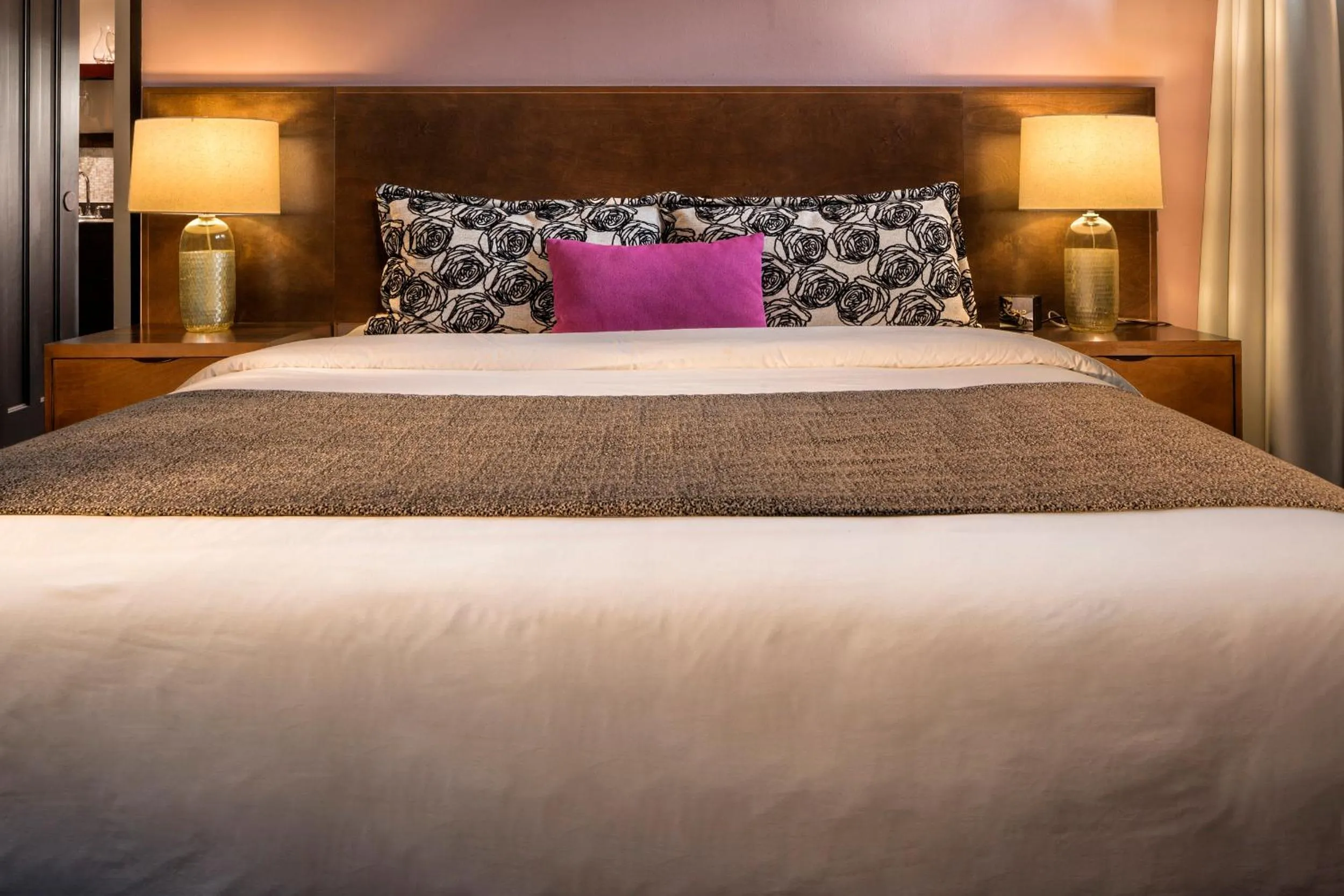 Bed in Decanter Hotel