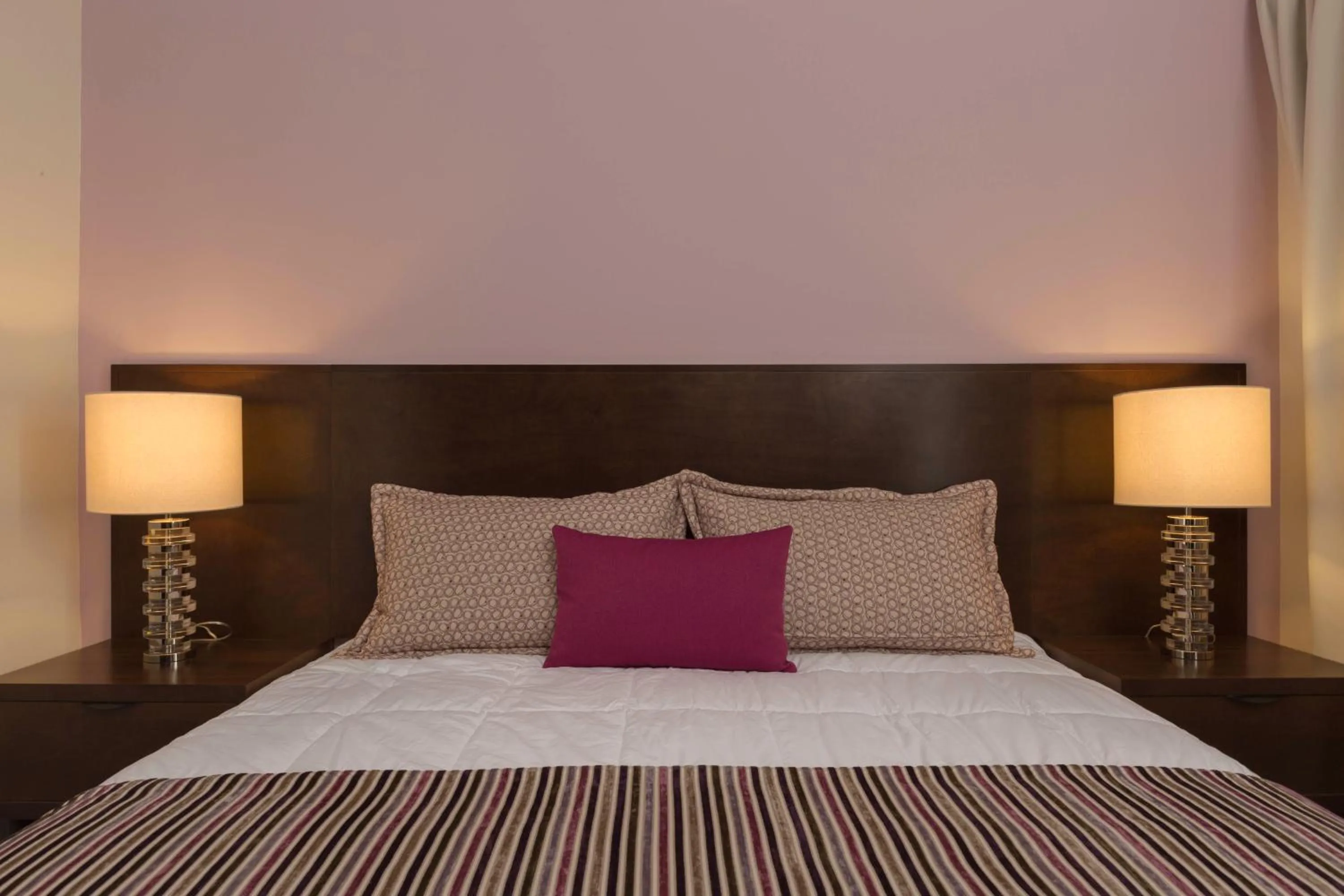 Bed in Decanter Hotel