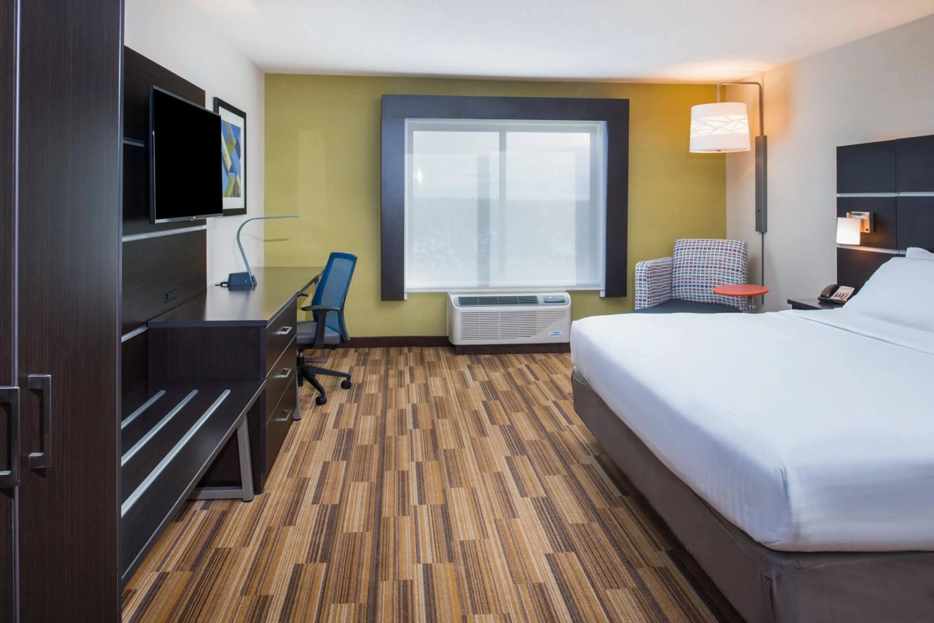 Photo of the whole room, Bed in Holiday Inn Express Hotel & Suites Bismarck by IHG