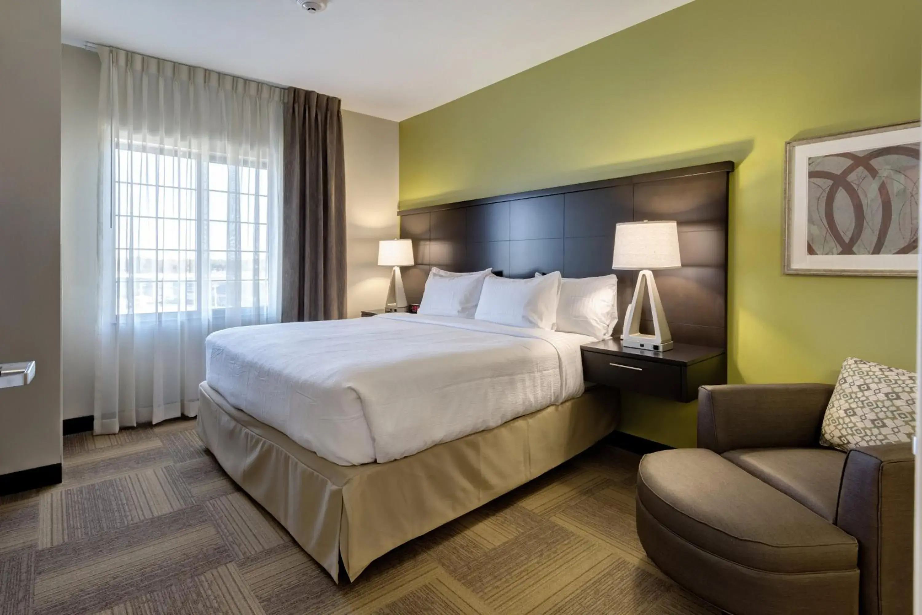 King Room - Hearing Access - Non-Smoking in Staybridge Suites St Louis - Westport by IHG King Room - Hearing Access - Non-Smoking in Staybridge Suites St Louis - Westport by IHG