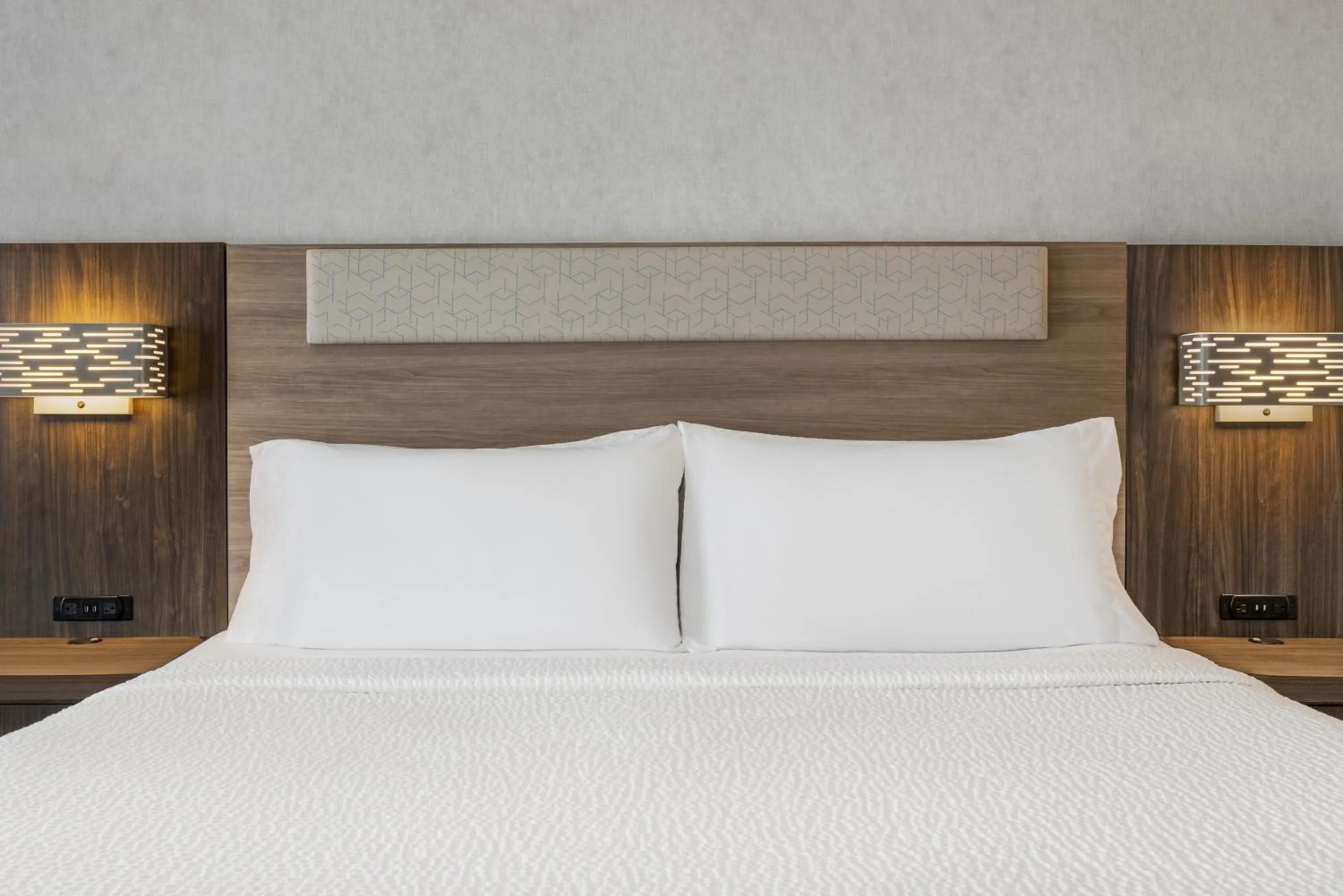 Bed in Holiday Inn Express & Suites Ottawa East-Orleans by IHG