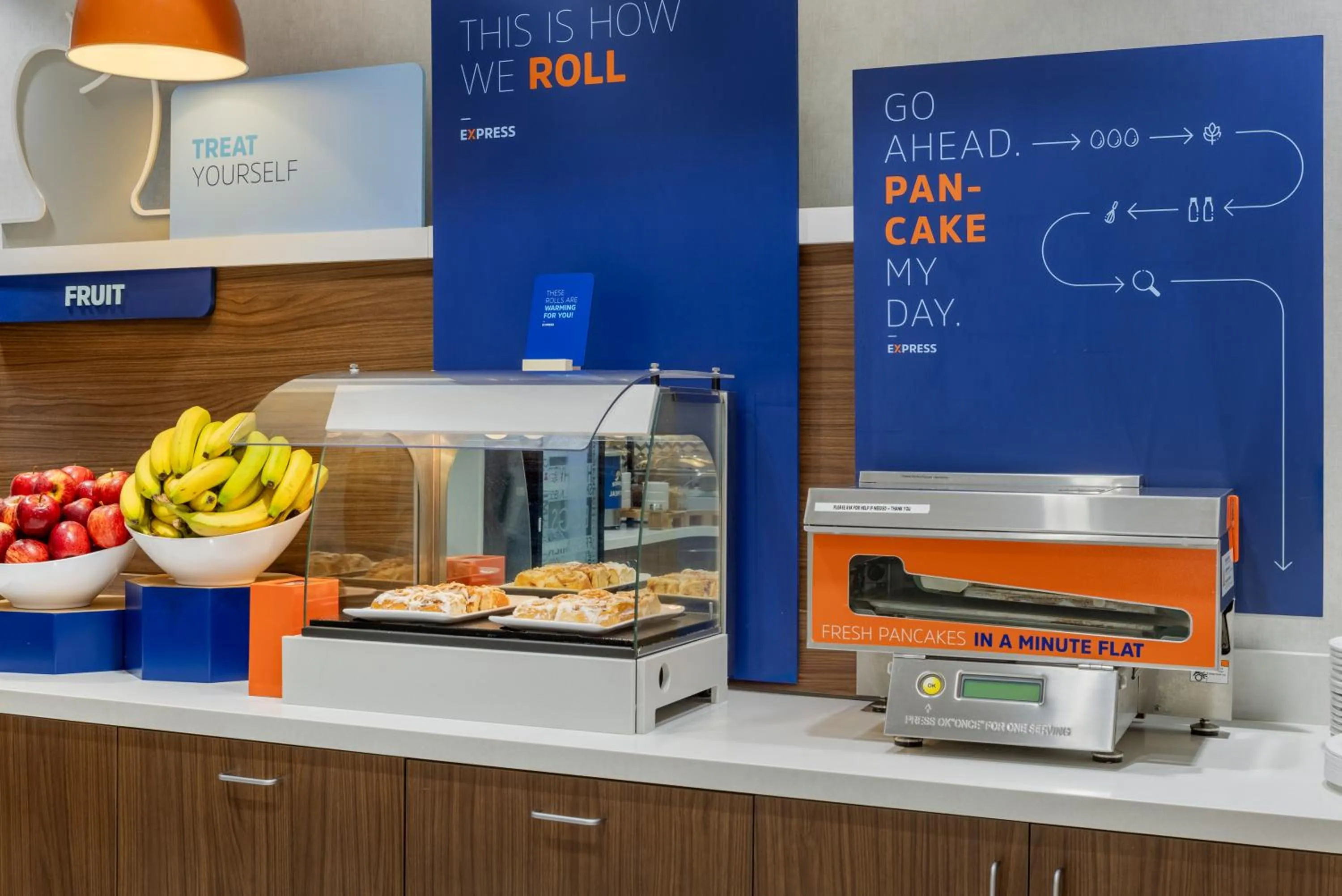 Kitchen or kitchenette in Holiday Inn Express & Suites Ottawa East-Orleans by IHG