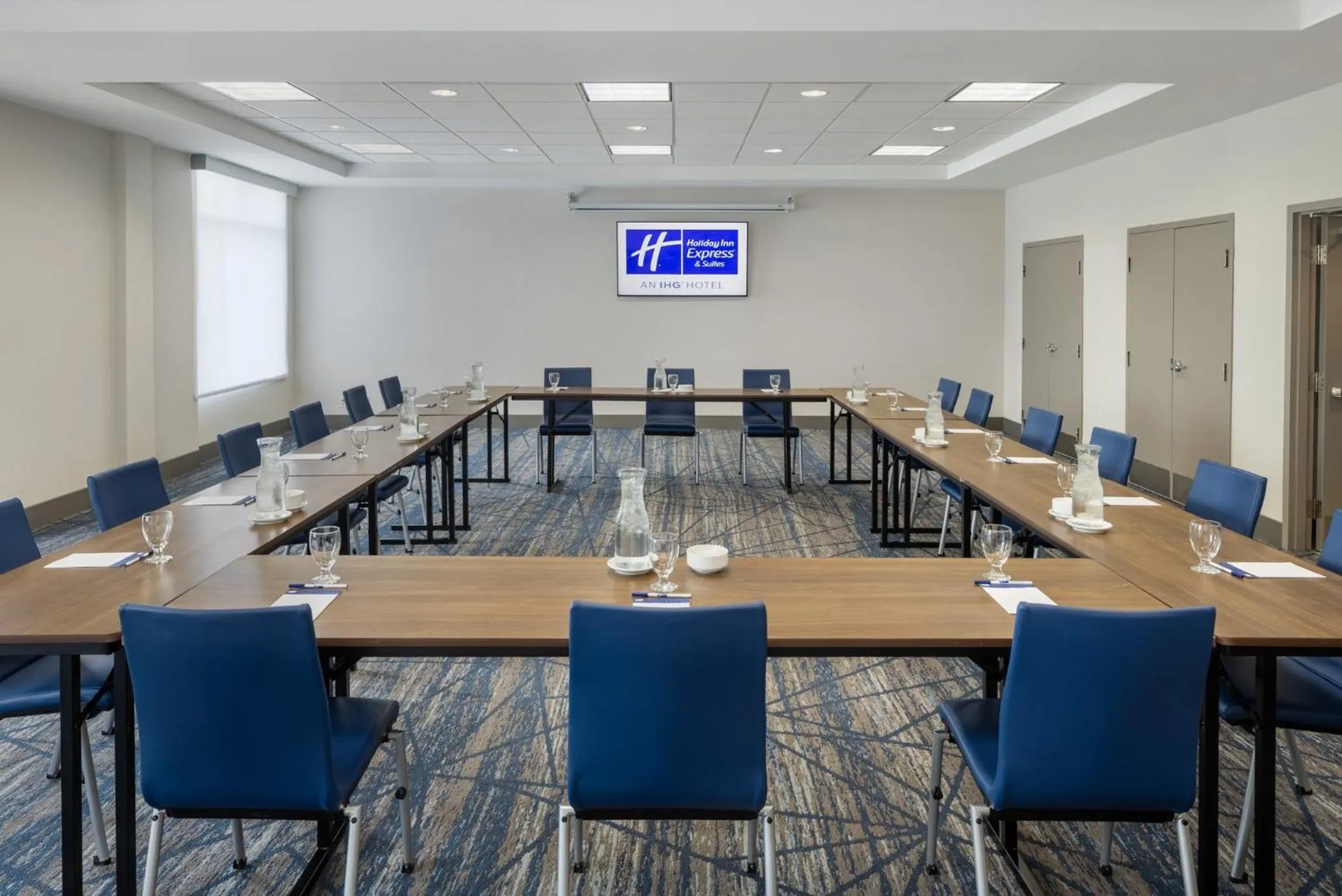 Meeting/conference room in Holiday Inn Express & Suites Ottawa East-Orleans by IHG