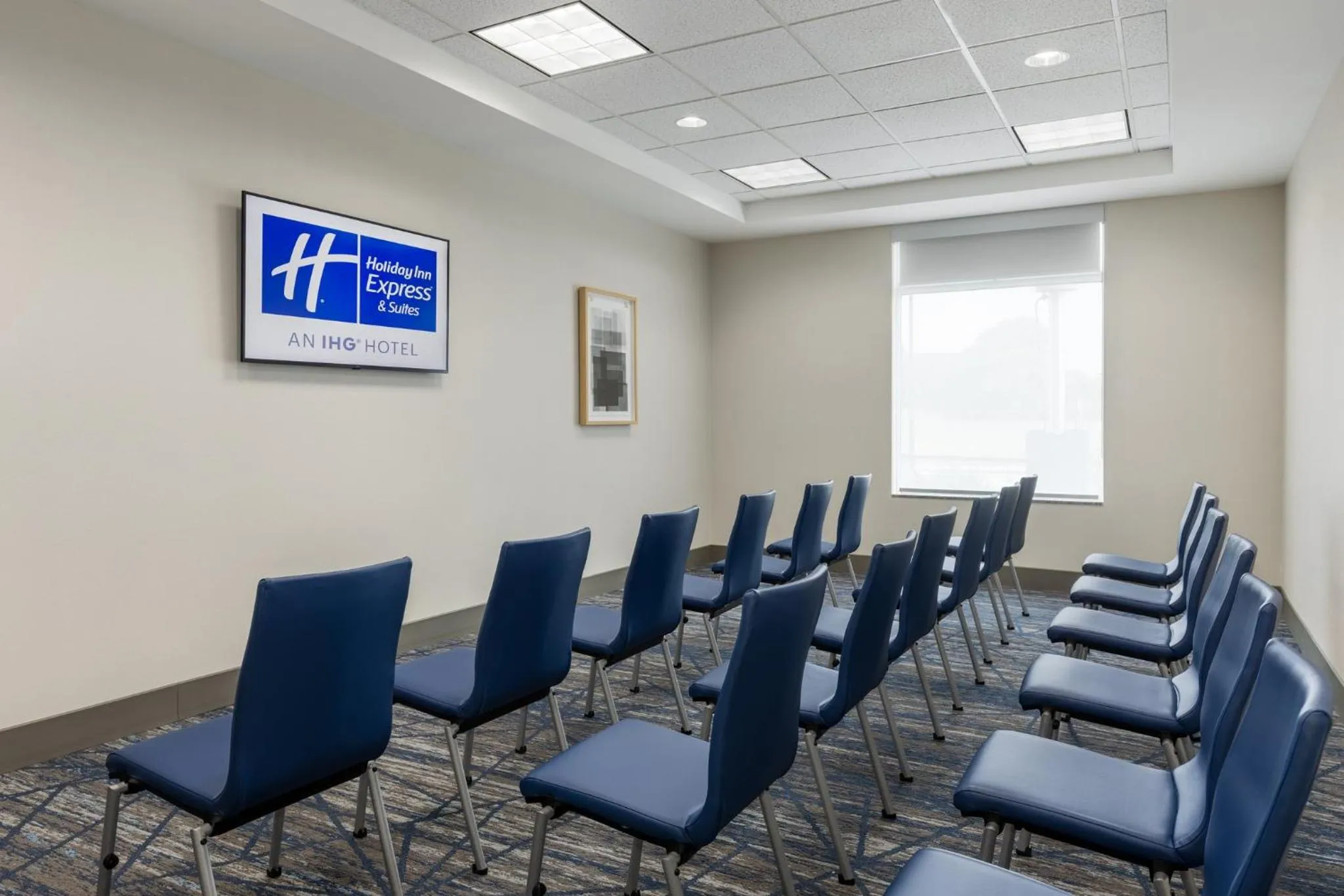 Meeting/conference room in Holiday Inn Express & Suites Ottawa East-Orleans by IHG