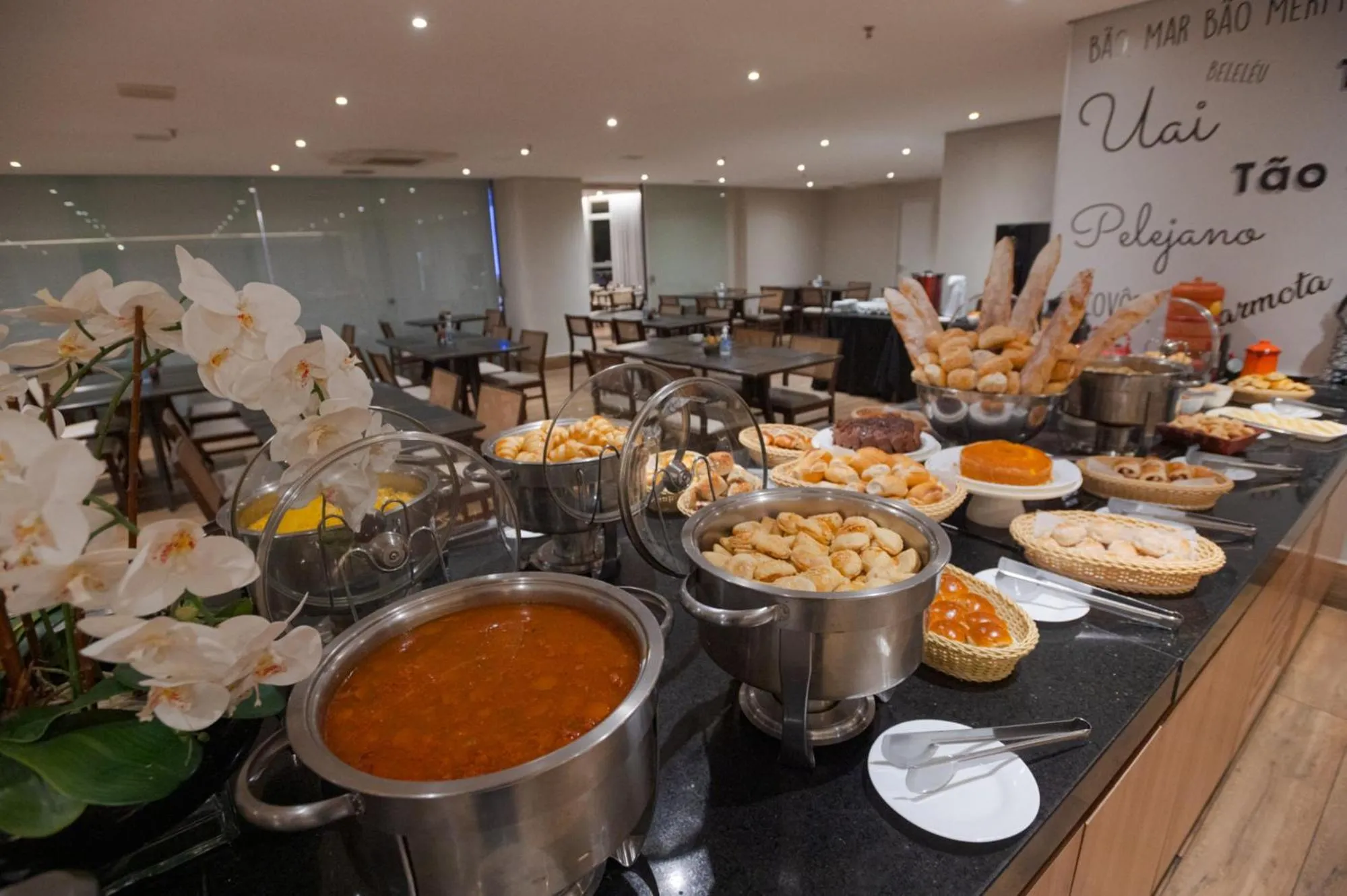 Restaurant/places to eat in Intercity BH Expo