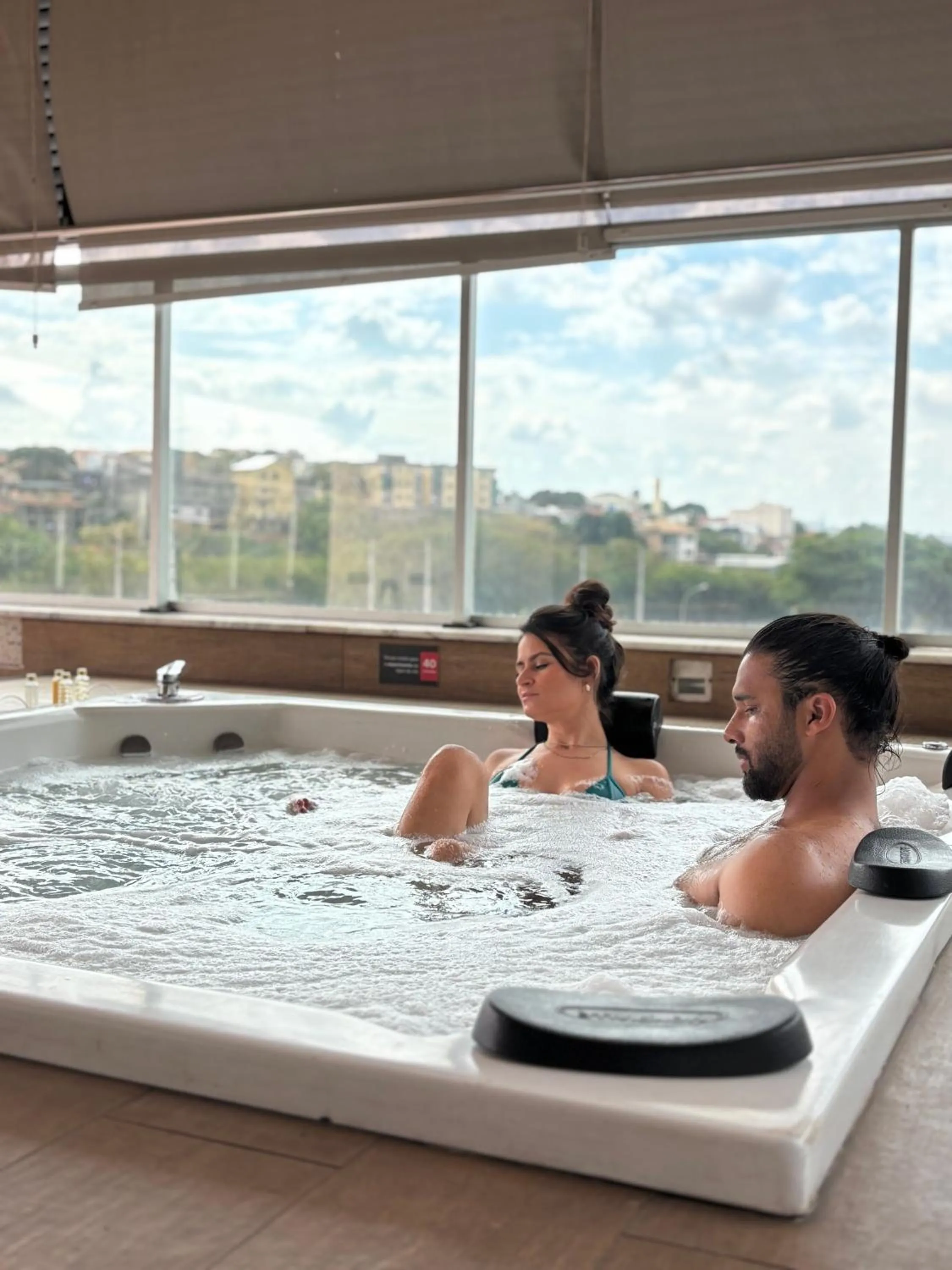 Bath in Intercity BH Expo