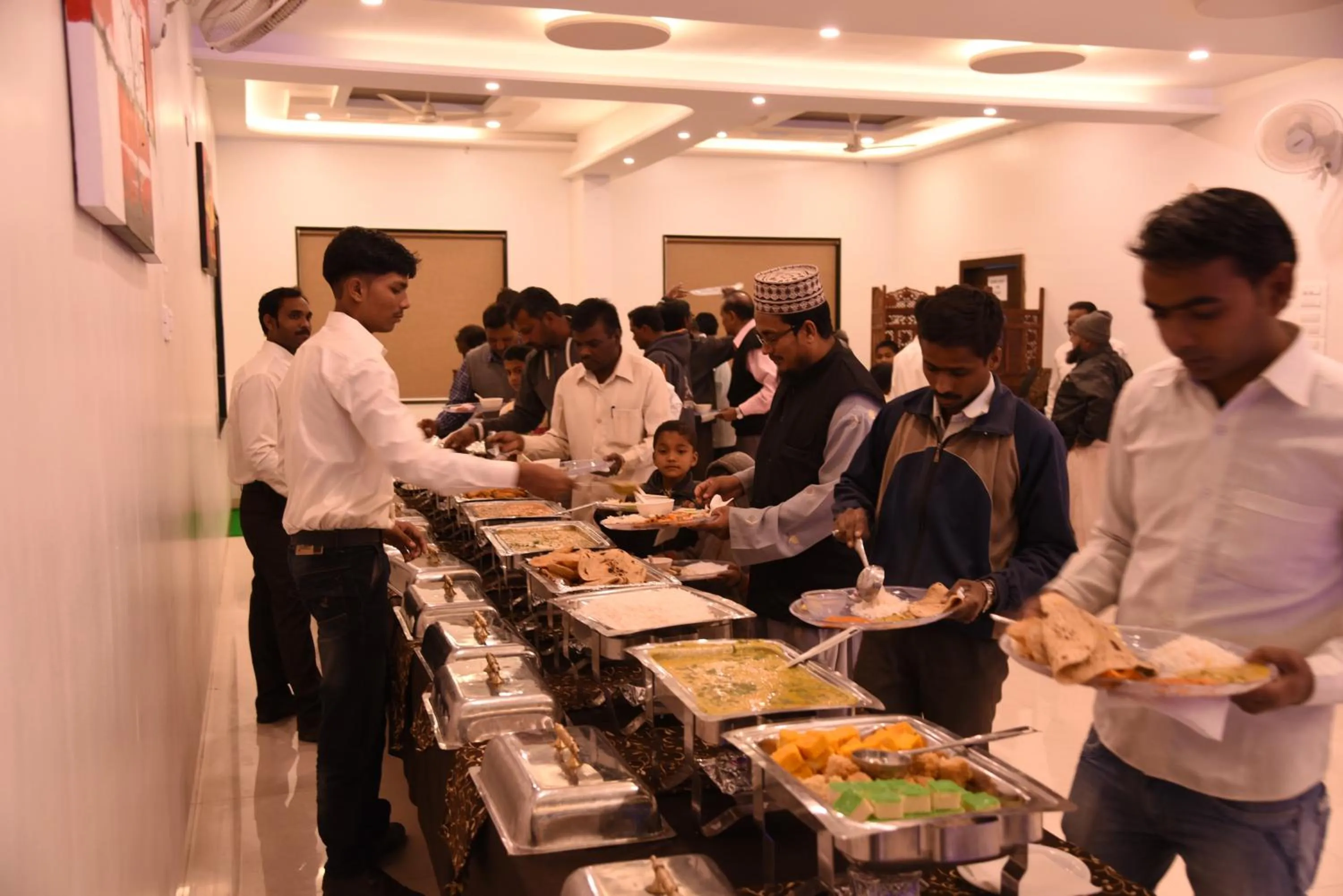 Food and drinks in Hotel Gulmohar Pride