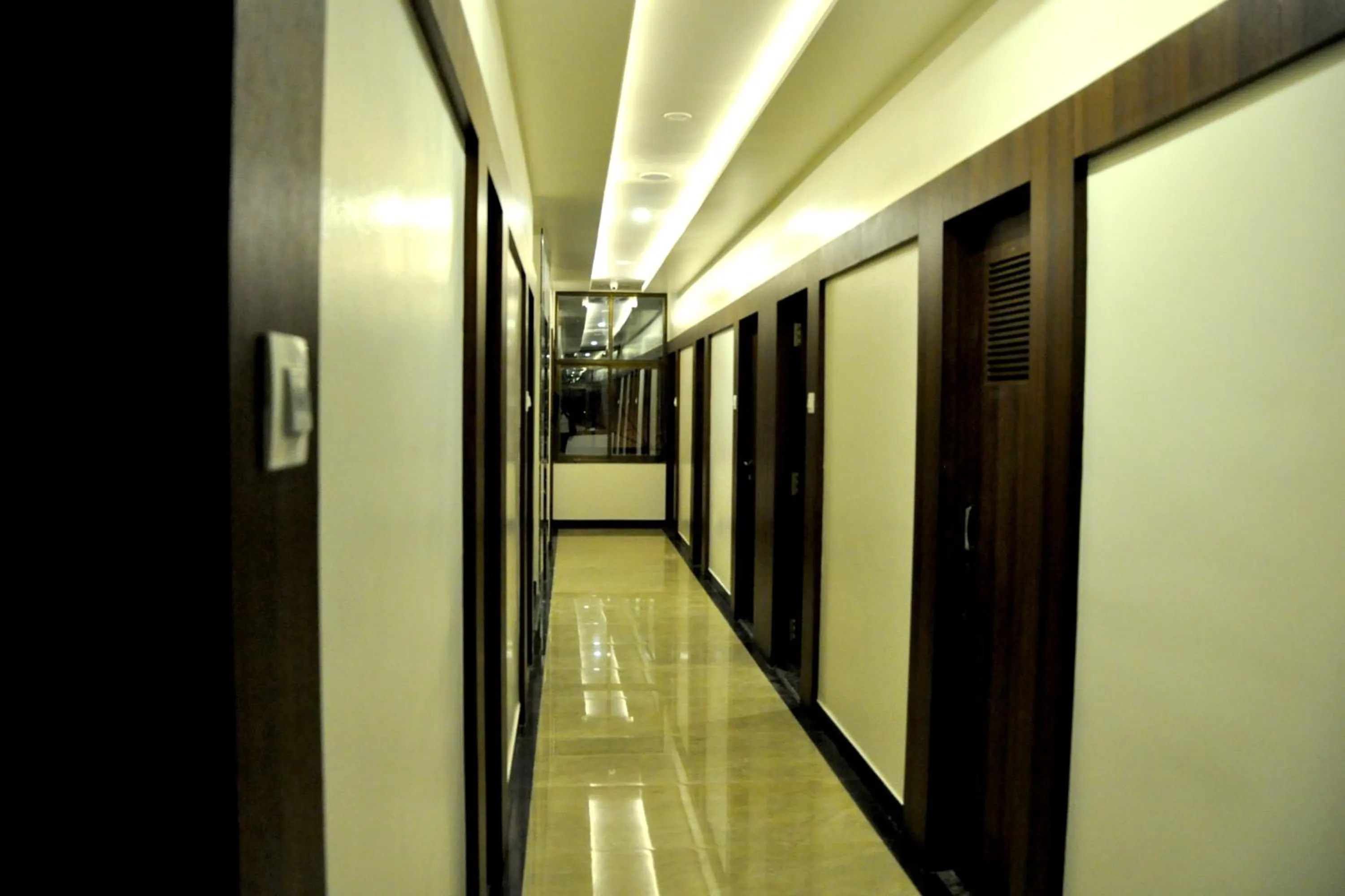 Area and facilities in Hotel Gulmohar Pride