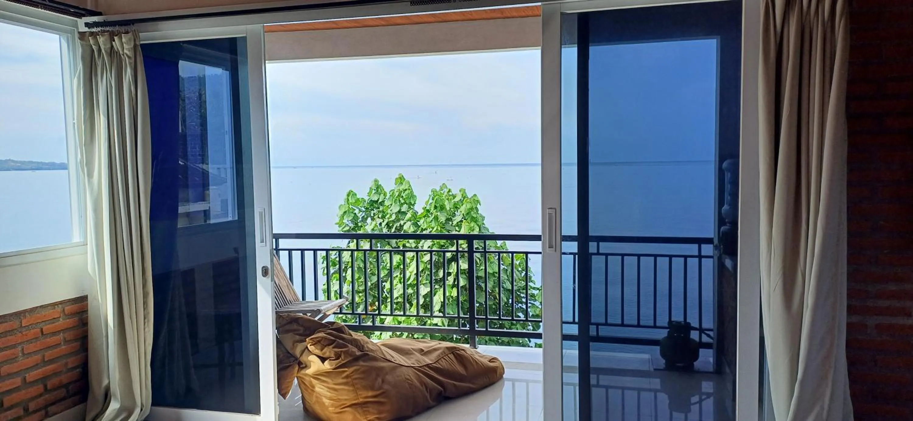 Amed Sari Beach Guesthouse