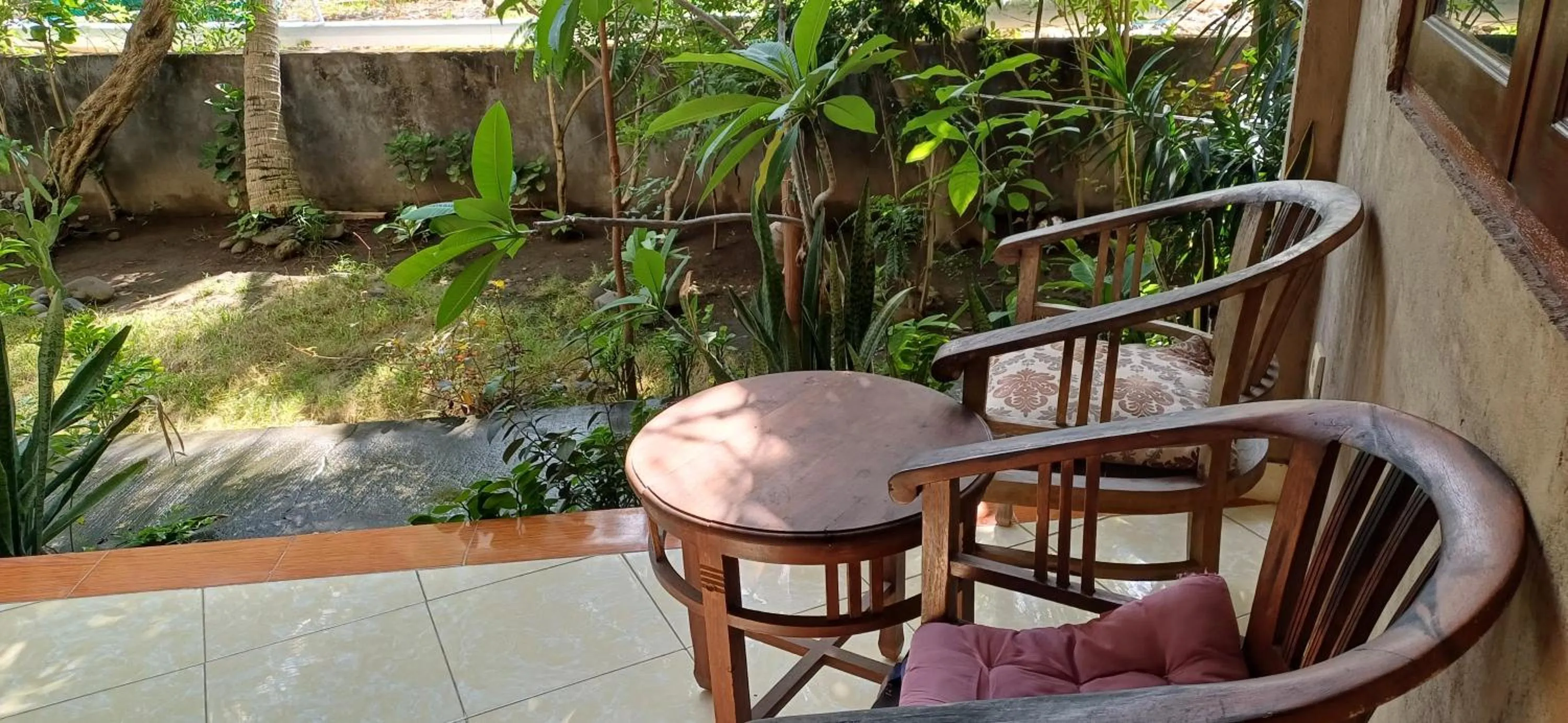 Amed Sari Beach Guesthouse