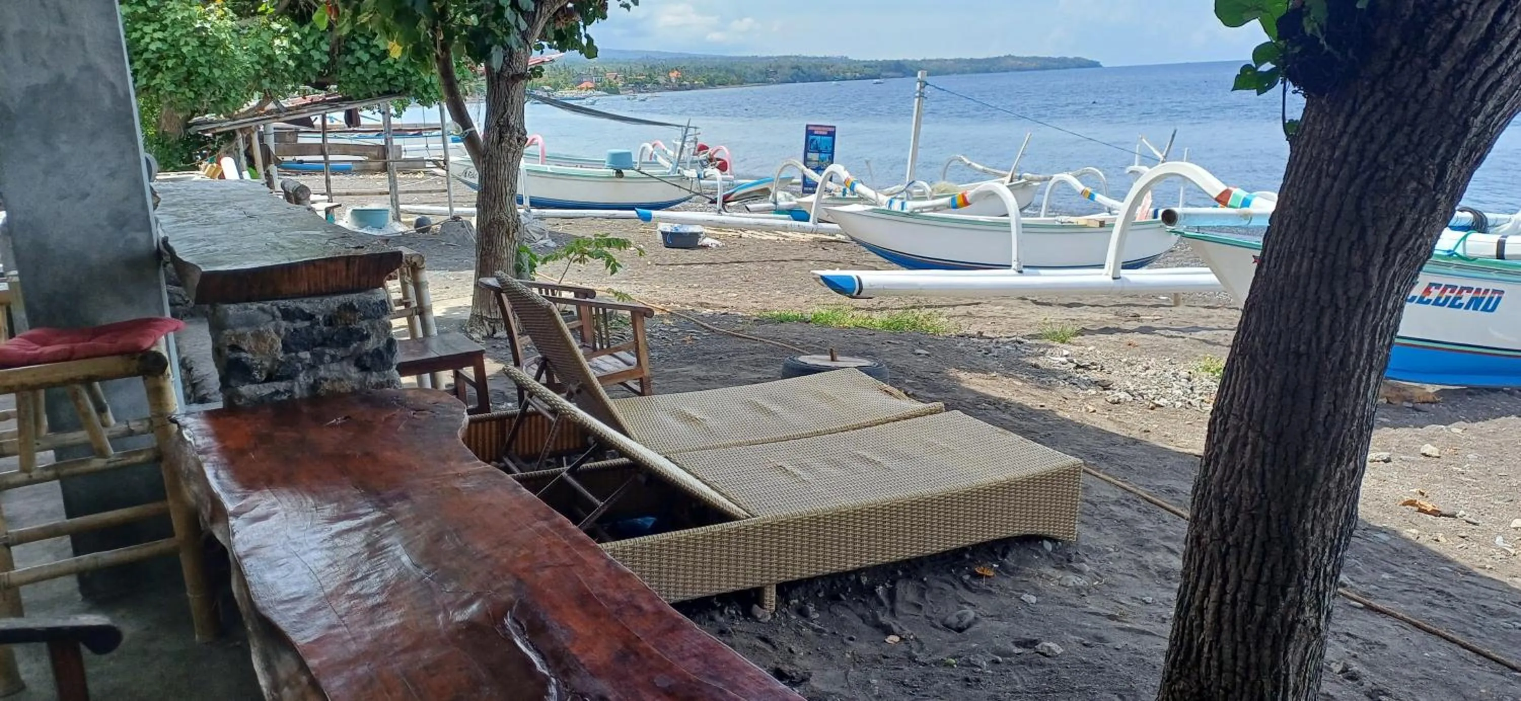 Amed Sari Beach Guesthouse