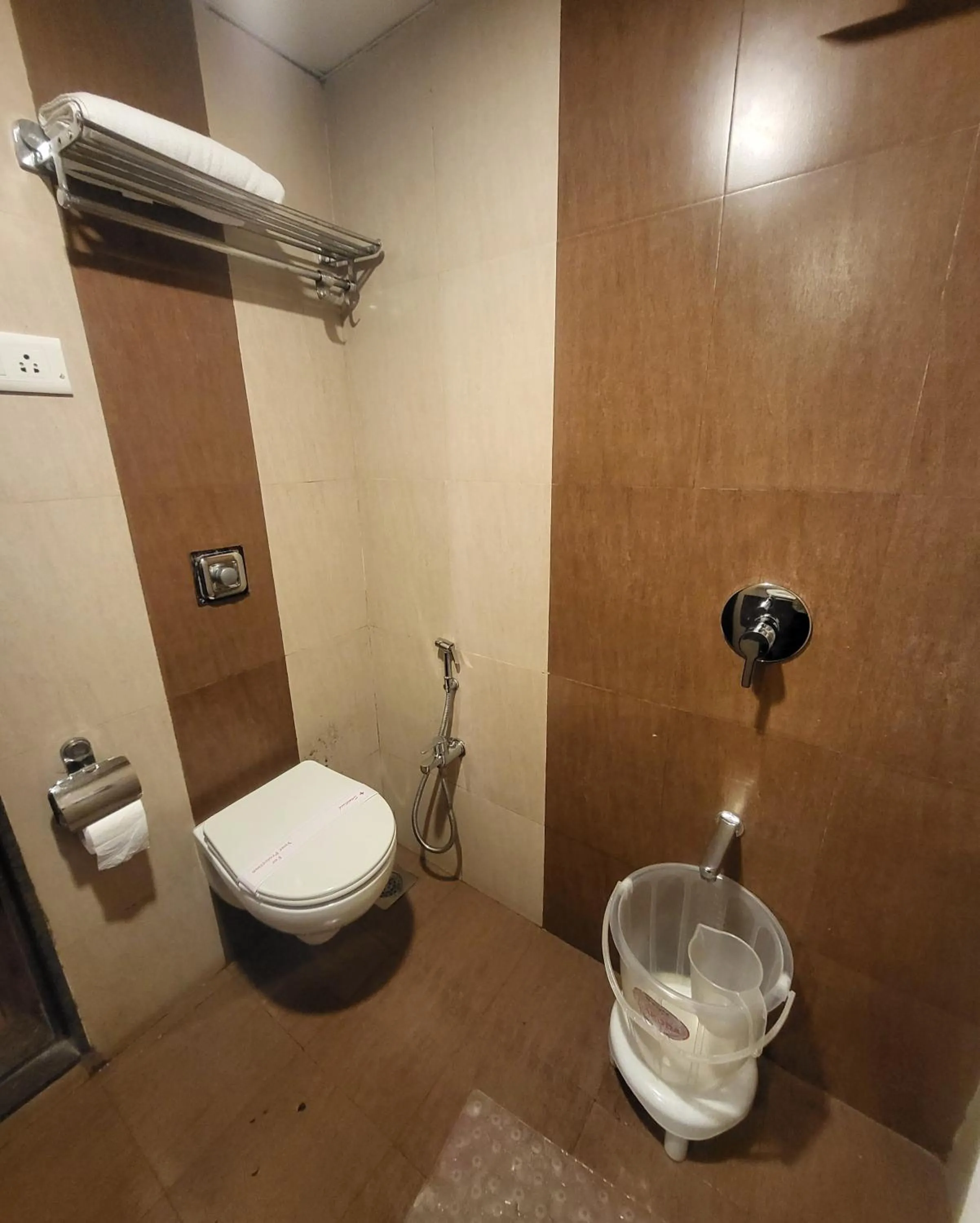 Bathroom in Hotel Maharana Inn Chembur