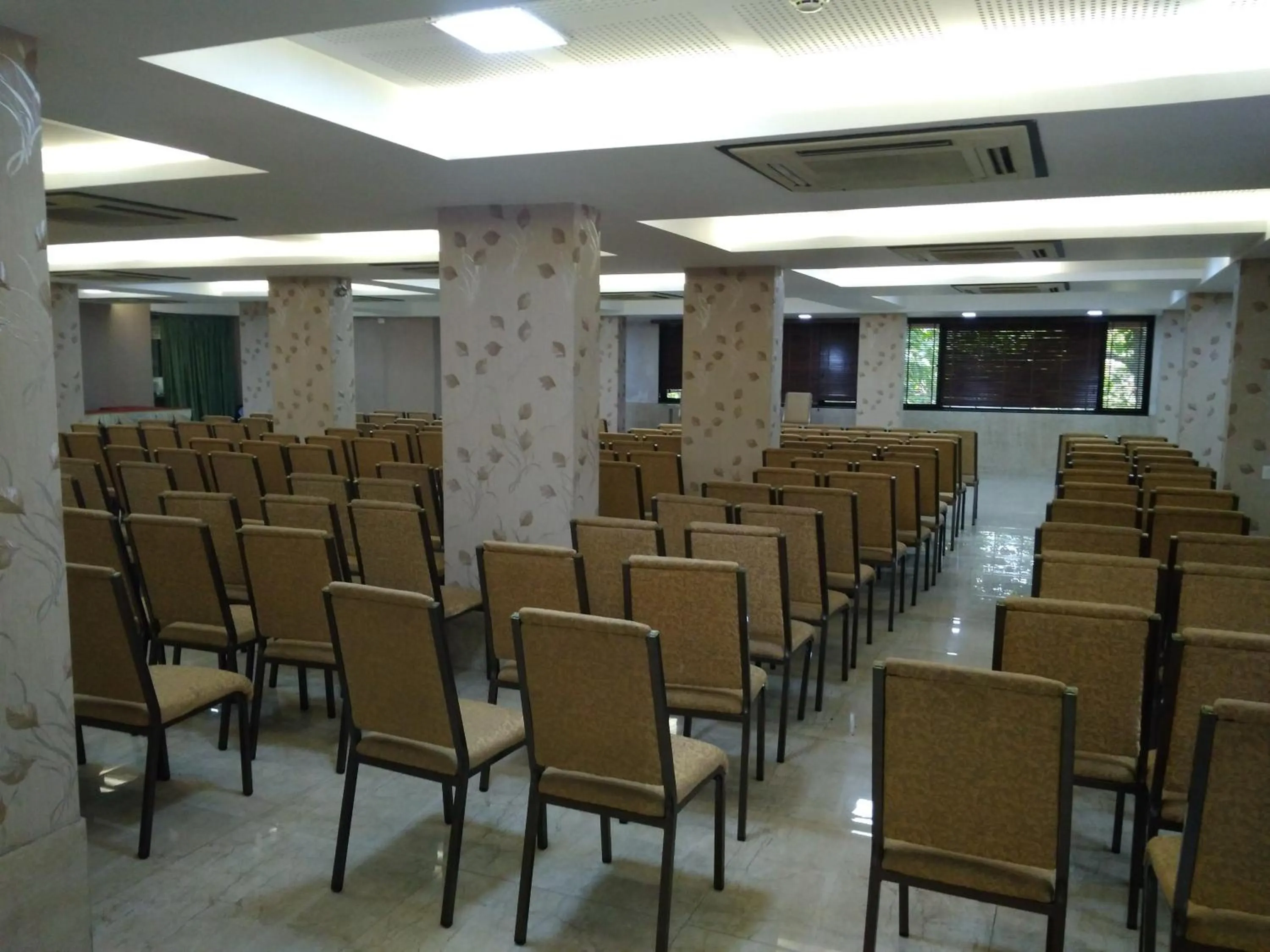 Meeting/conference room in Hotel Maharana Inn Chembur