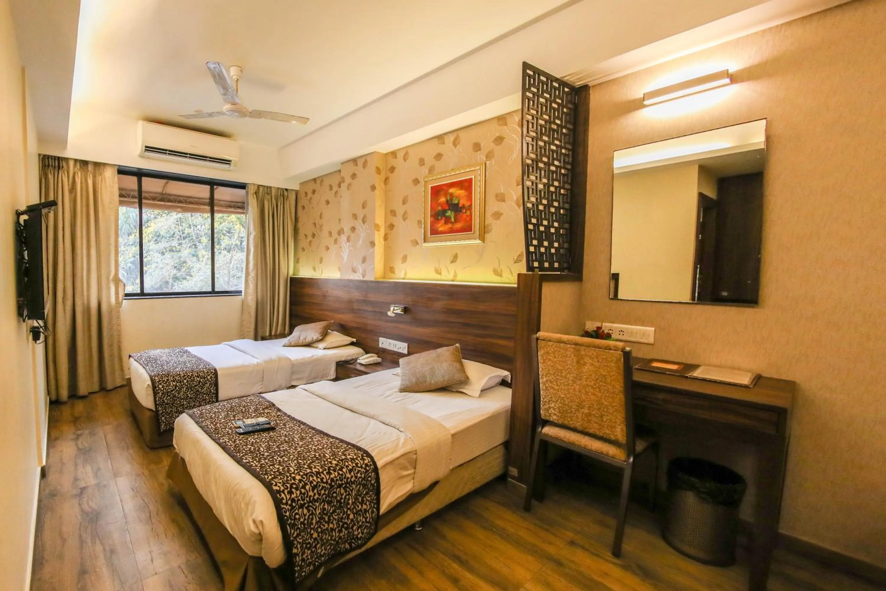 Bed in Hotel Maharana Inn Chembur