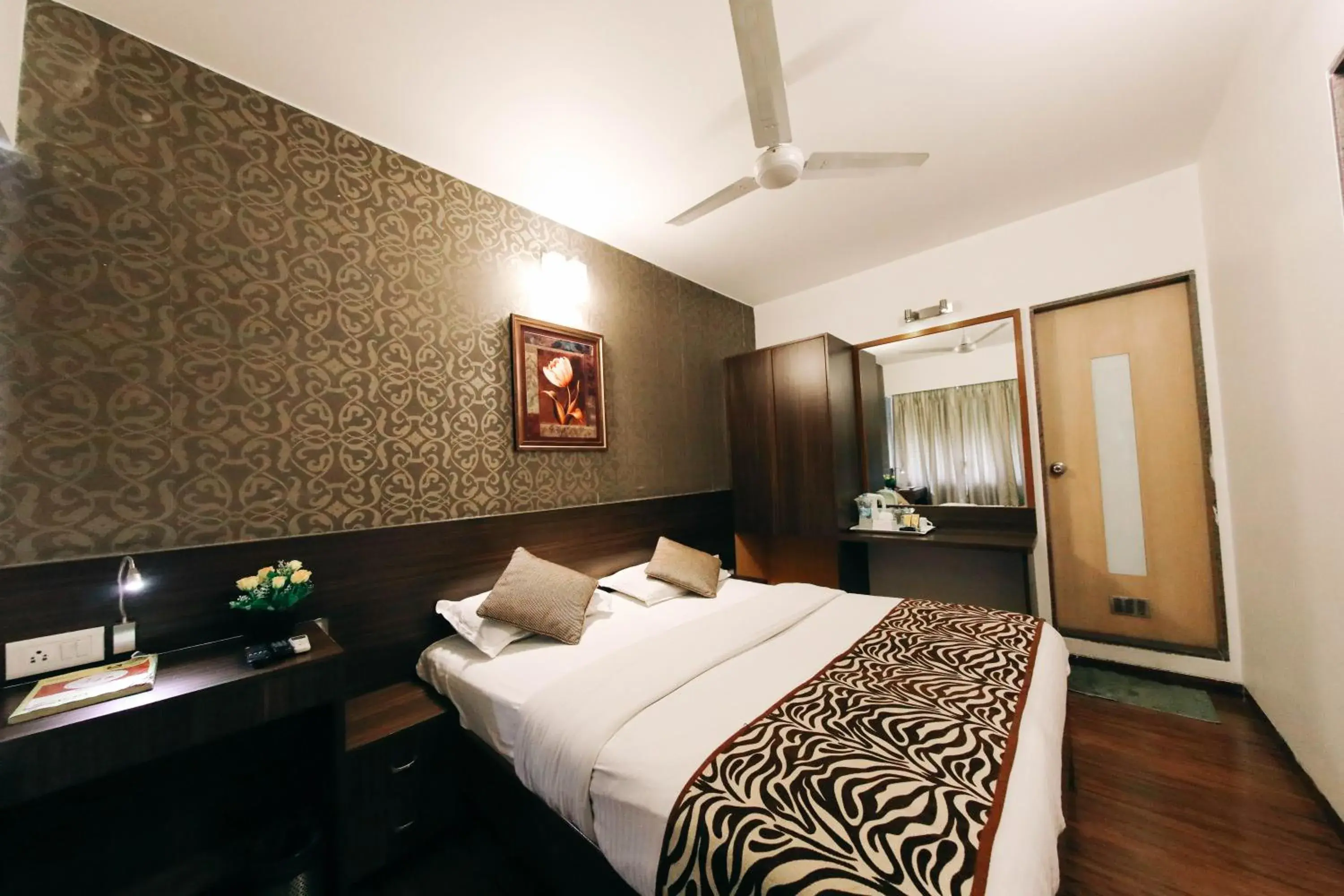 Executive Double Room - single occupancy in Hotel Maharana Inn Chembur Executive Double Room - single occupancy in Hotel Maharana Inn Chembur