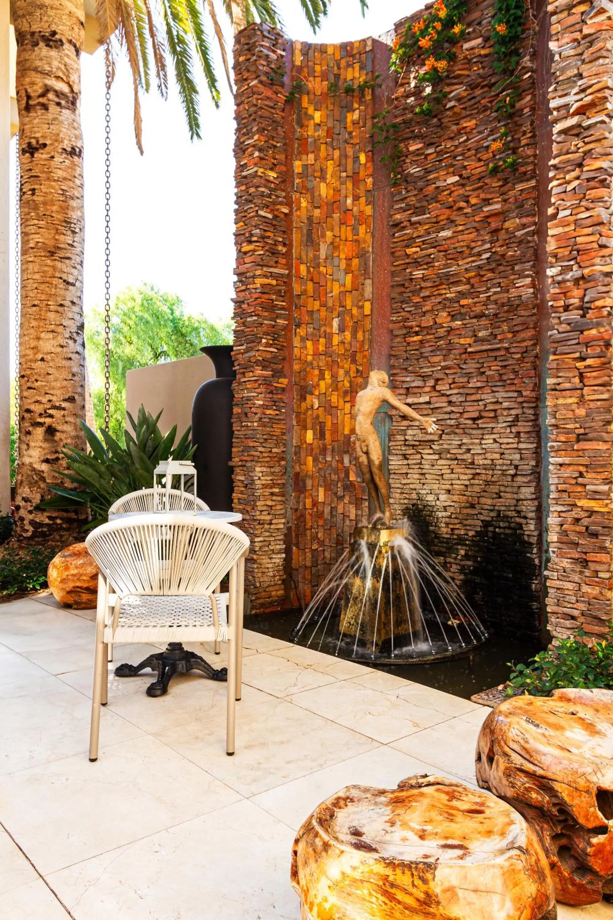 Inner courtyard view in Kimberley Anne Hotel