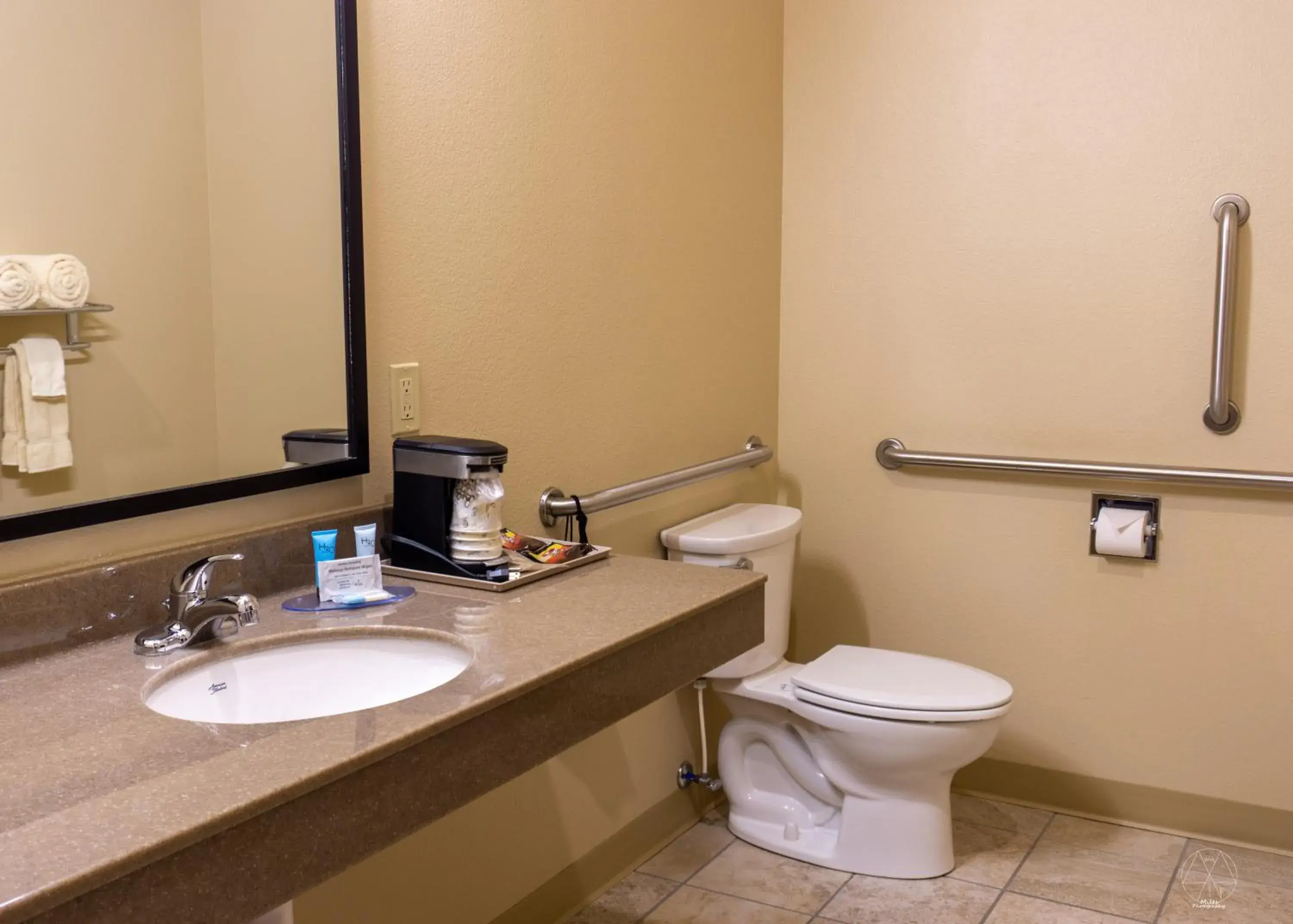 Queen Room with Two Queen Beds - Disability Access in Bowman Lodge & Convention Center Queen Room with Two Queen Beds - Disability Access in Bowman Lodge & Convention Center